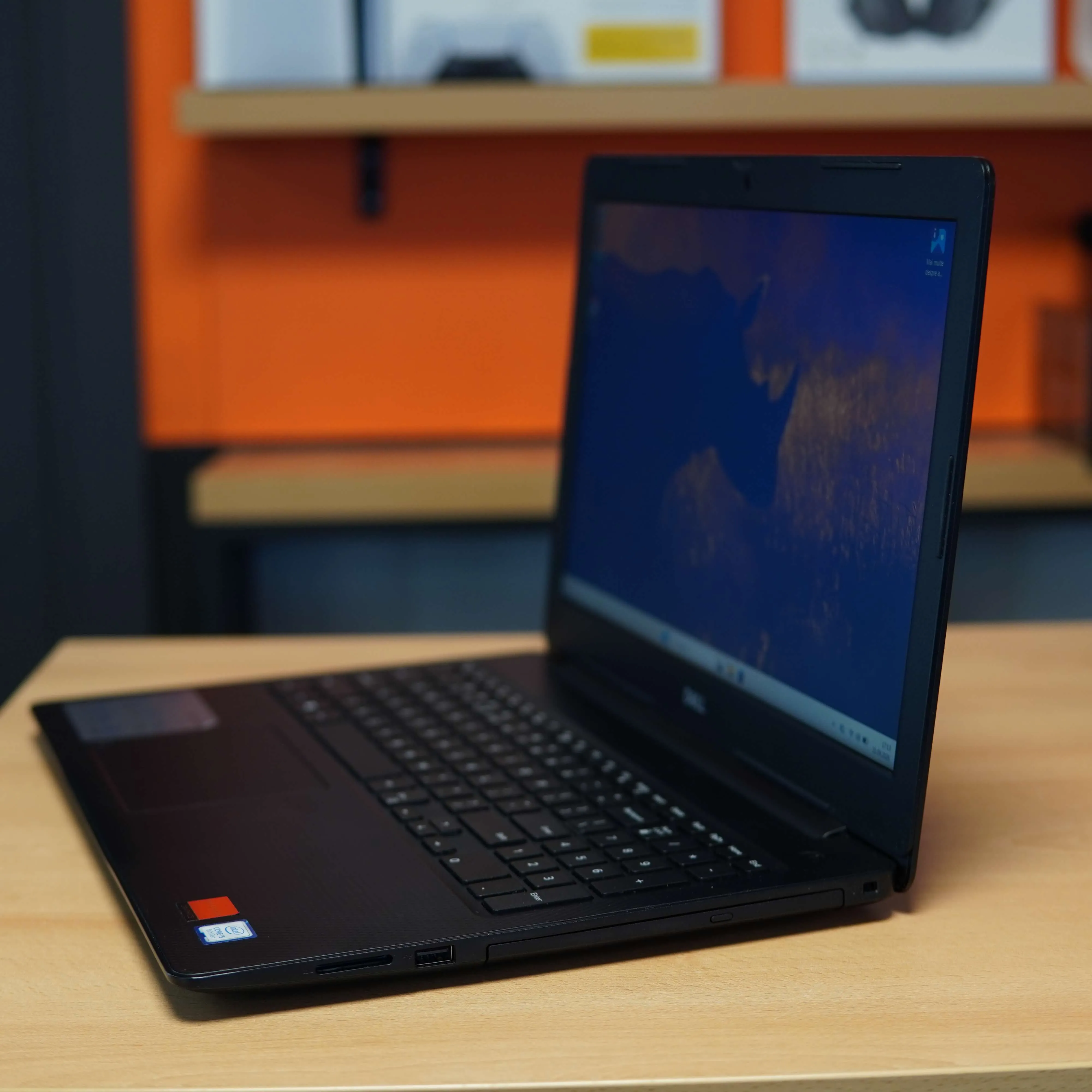 Laptop Dell Inspiron 15 3580, i5-8265u, 8 GB DDR4, 256 GB SSD, Negru - imagine 4