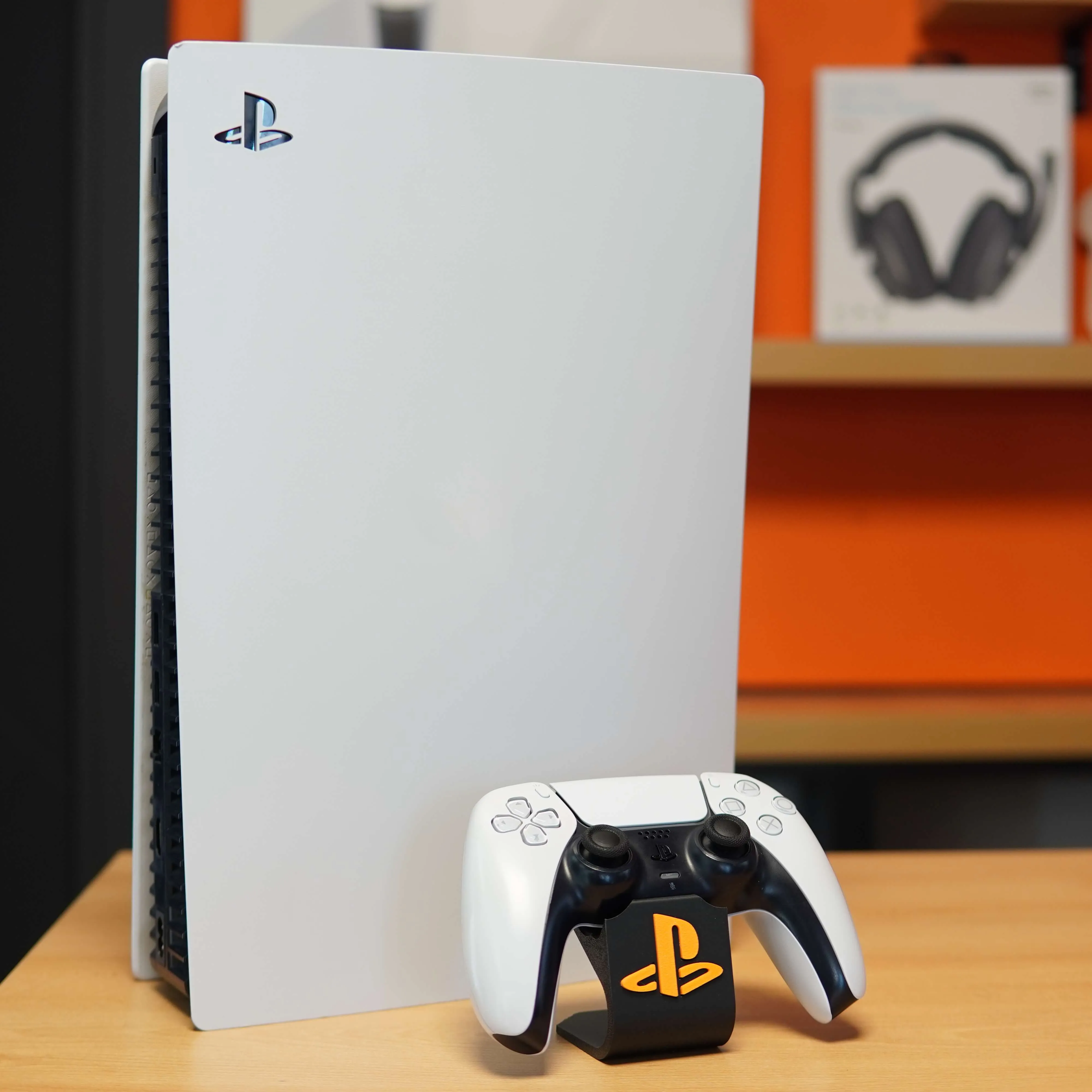 Consola Sony Playstation 5 Digital Edition 825 GB + Controller, CFI-1016B, Alb - imagine 2