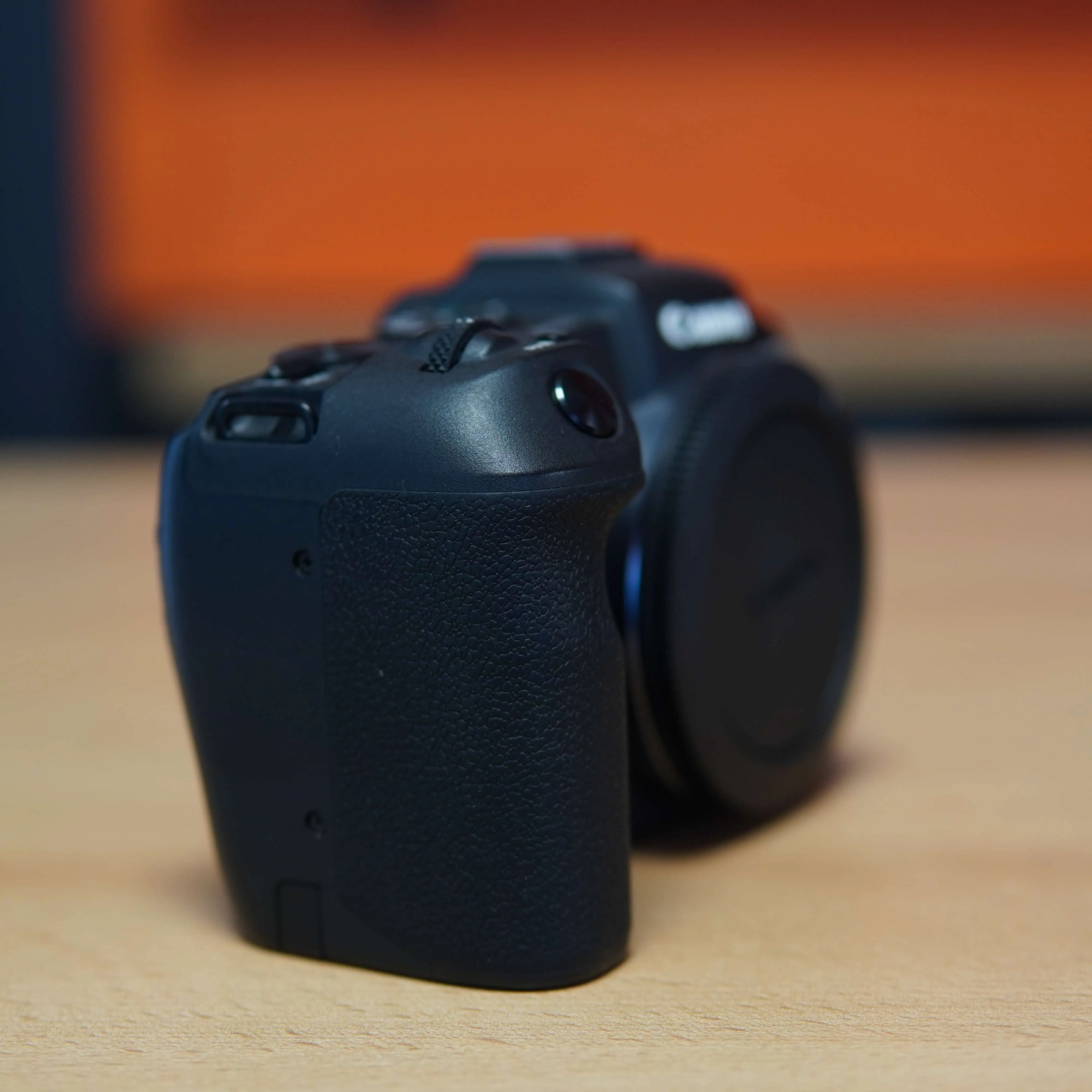 Aparat Foto Mirrorless Canon EOS RP, Full-Frame, 26.2 Mp, 4K, Rezolutie imagine 6240 x 4160, Wi-Fi, LCD 3'', 30.000 Clickuri - imagine 4