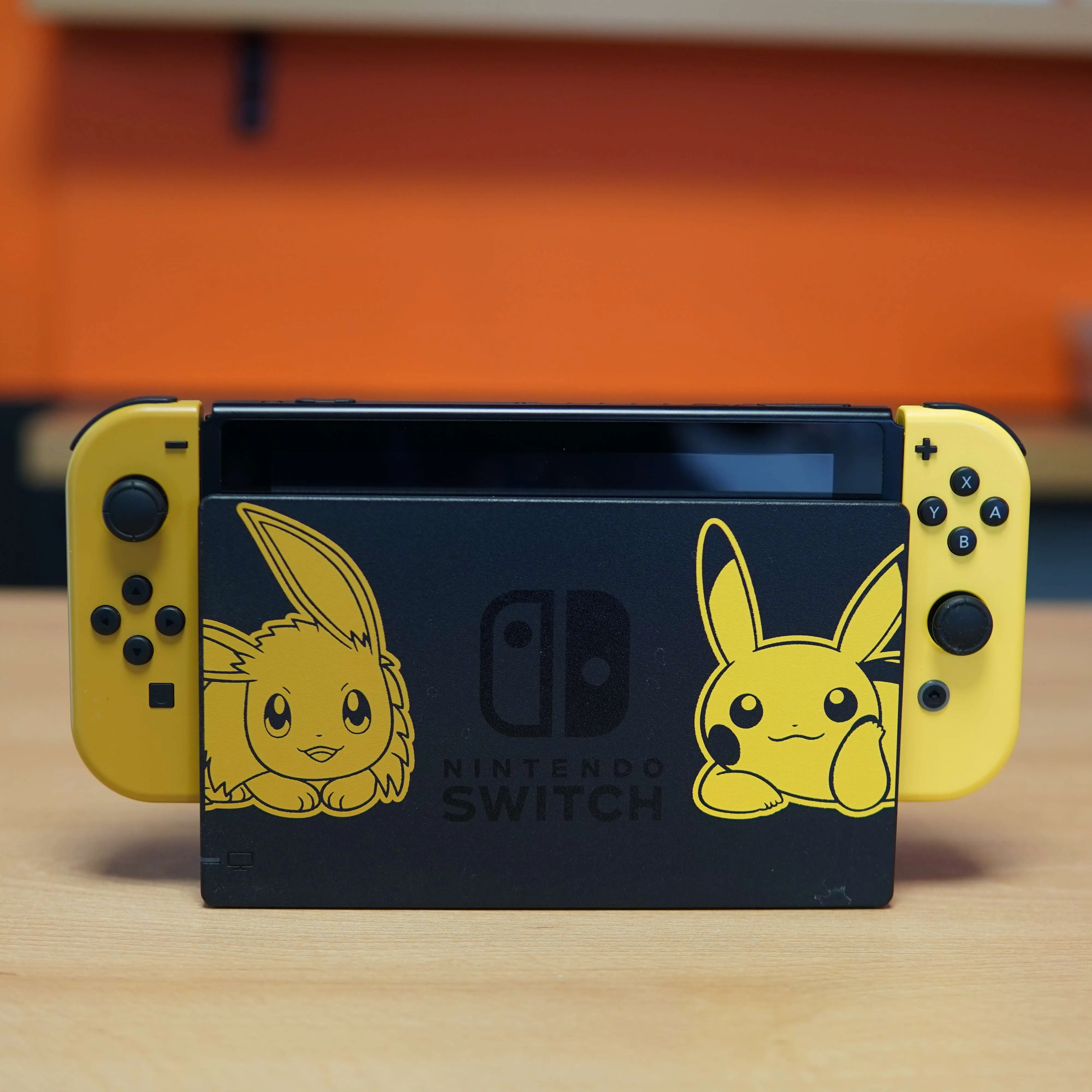 Consola Nintendo Switch Let's Go Pikachu Edition, HAC-001 - imagine 3
