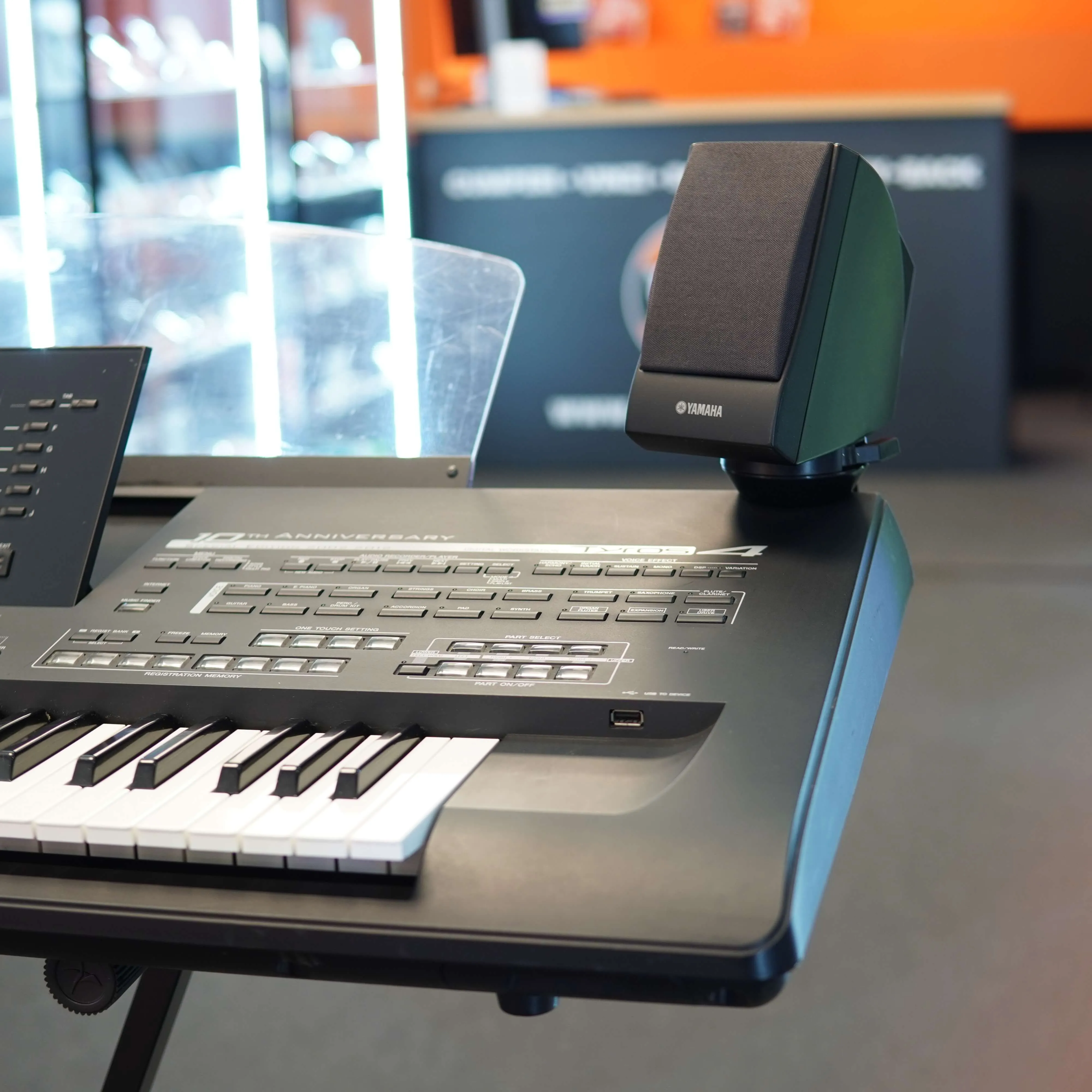 Claviatura Yamaha Tyros 4 Limited Edition 10th Anniversary - imagine 5