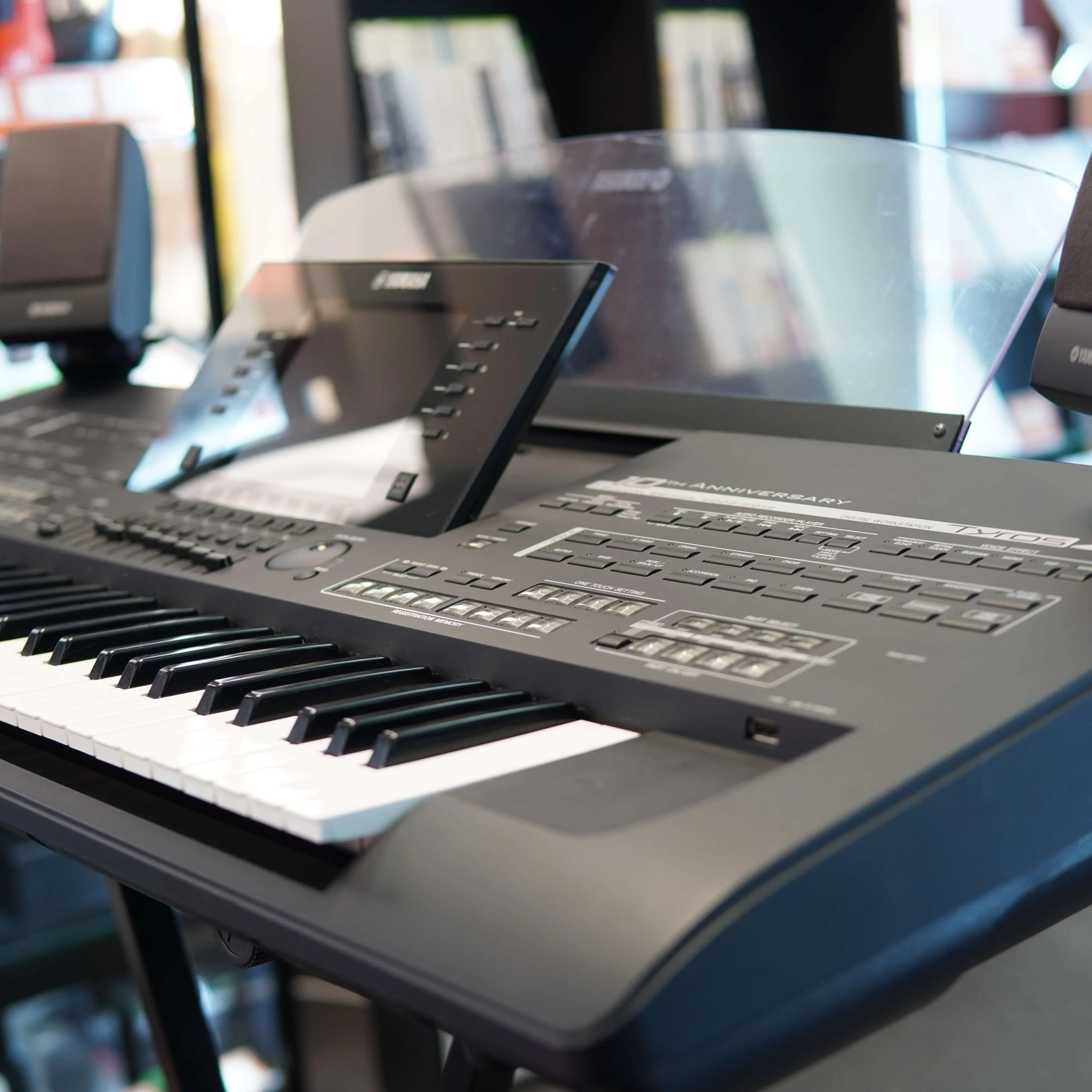 Claviatura Yamaha Tyros 4 Limited Edition 10th Anniversary - imagine 14