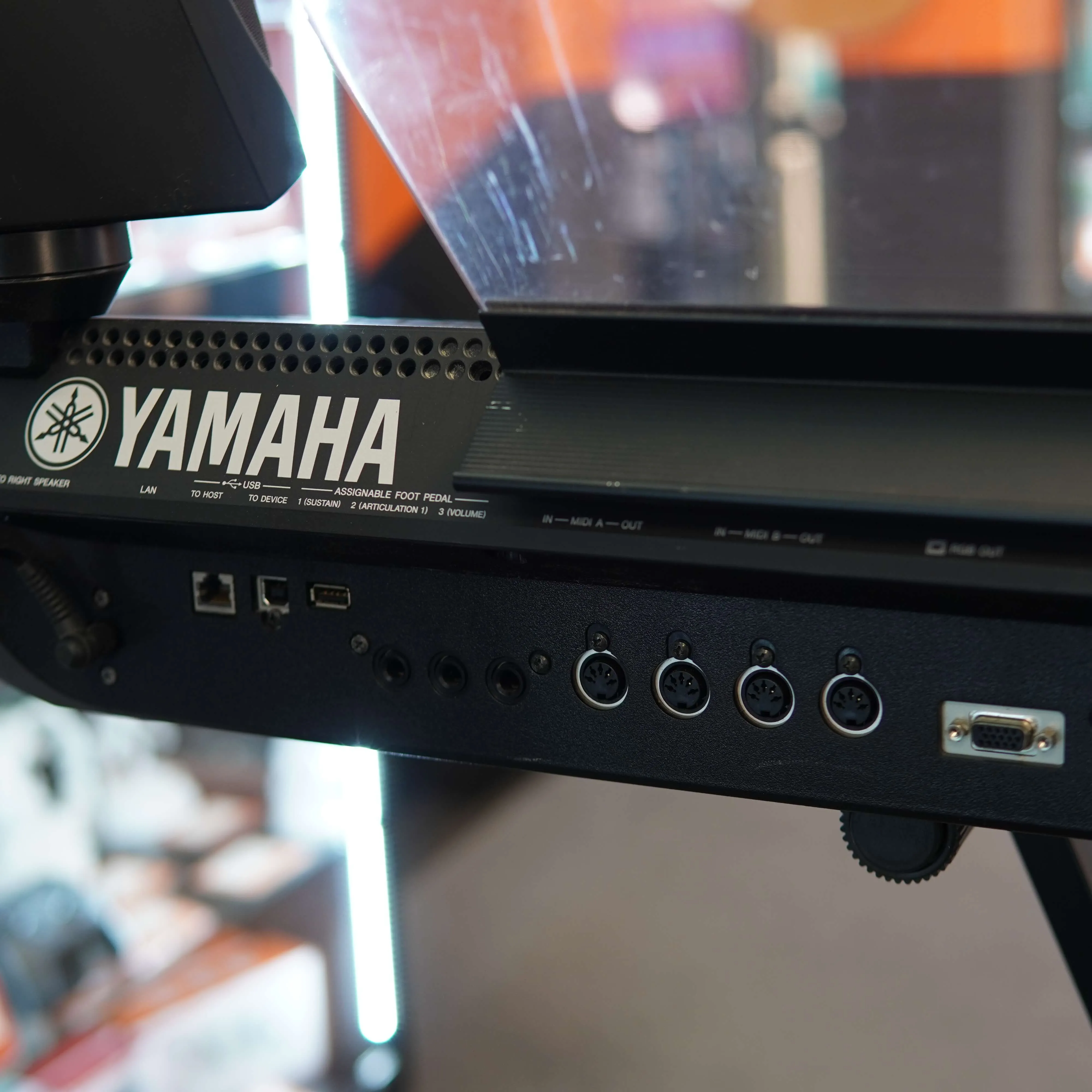 Claviatura Yamaha Tyros 4 Limited Edition 10th Anniversary - imagine 12