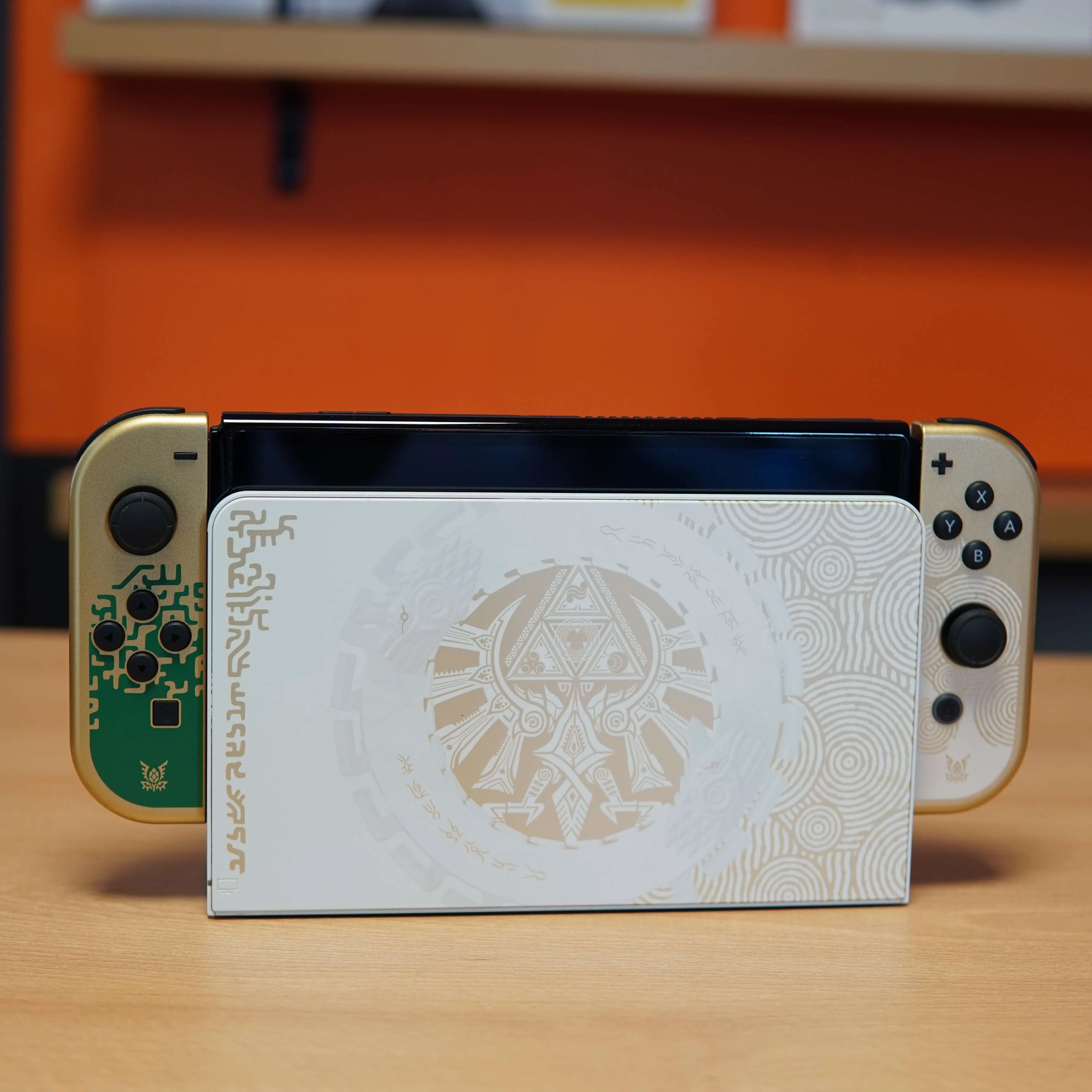 Nintendo Switch Oled The Legend of Zelda Tears of the Kingdom Edition, 64 GB - imagine 3