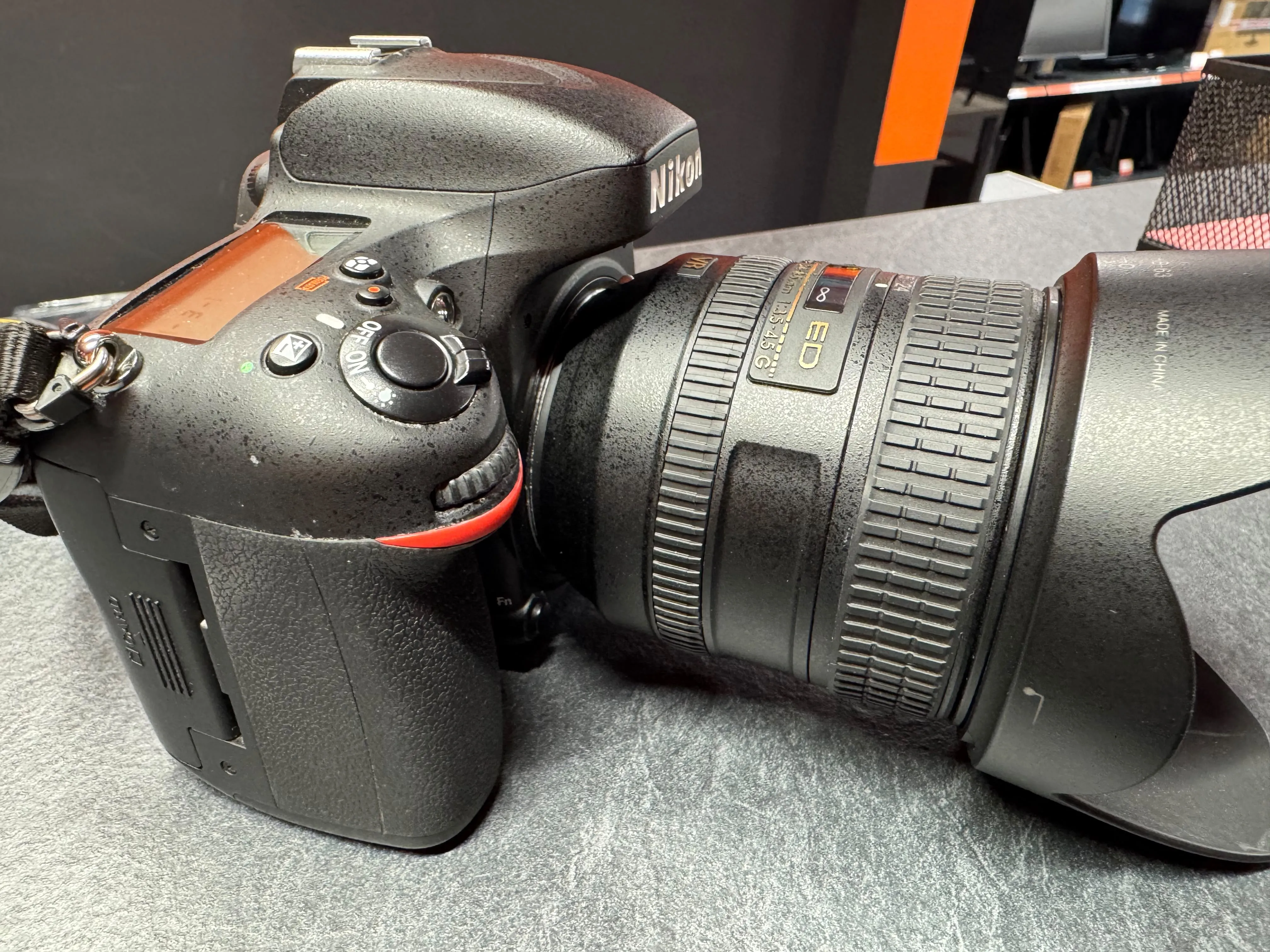 Aparat foto DSLR Nikon D610 Full Frame 24.3MP, Full HD, ISO 100-6400 + Obiectiv AF-S Nikkor 24-85mm f/3.5-4.5G ED VR, Stabilizare Optica, Autofocus SWM, Nikon F, Negru - imagine 3