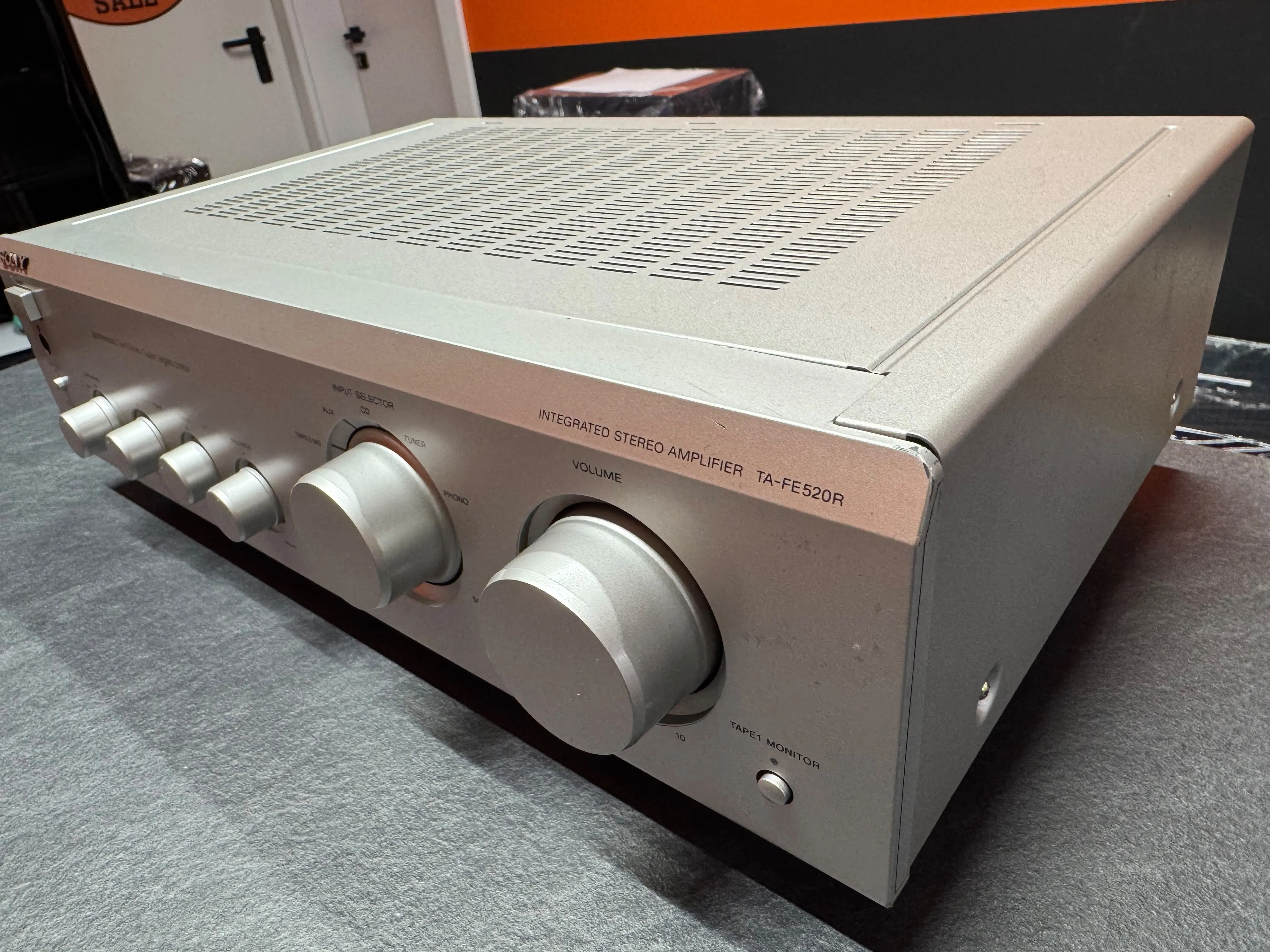 Amplificator Stereo SONY TA-FE520R, 2x85W la 8 OHm, Phono MM, Source Direct, Loudness, 4-16 OHm, fara Telecomanda, Argintiu