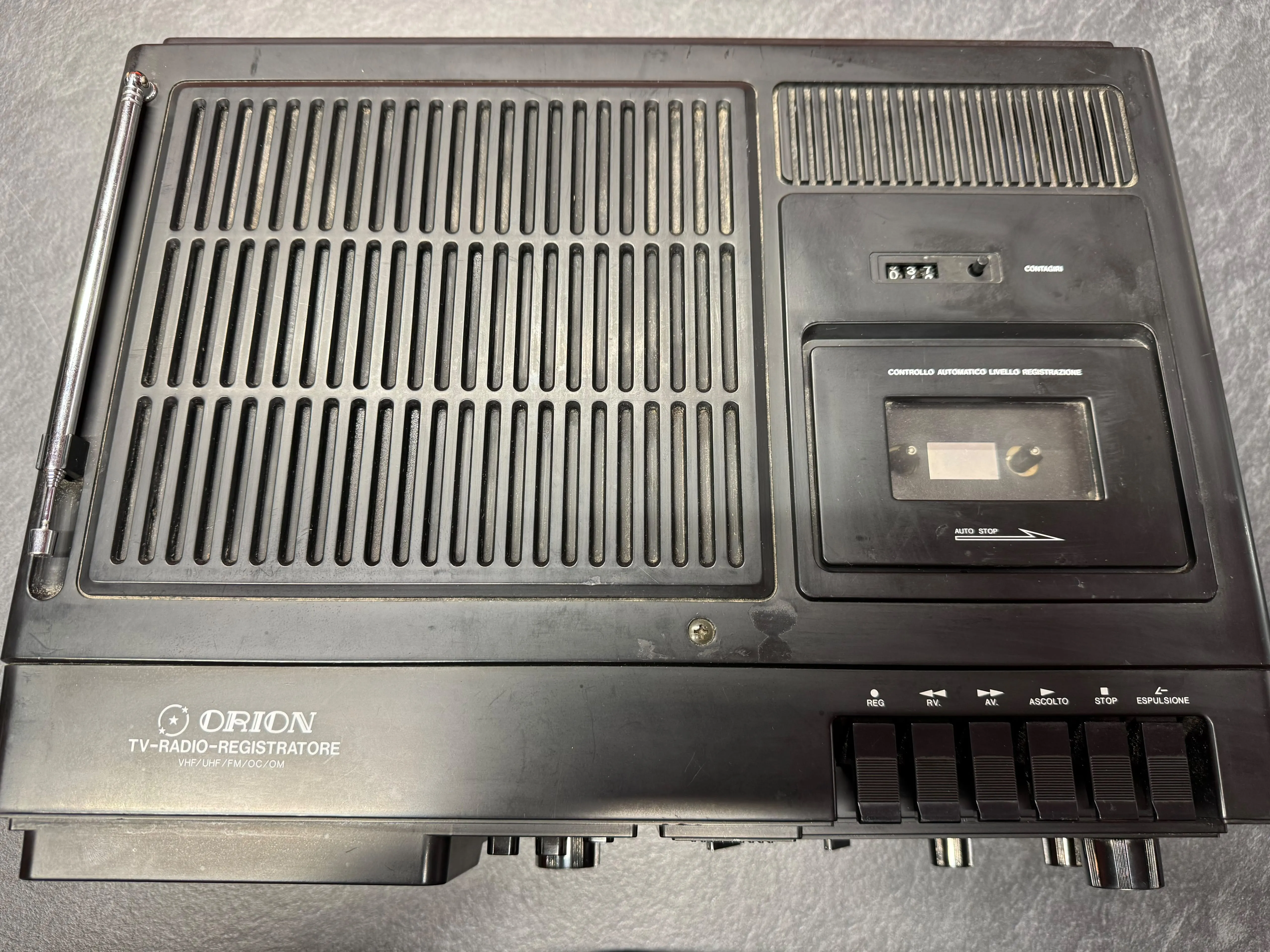 Televizor/Casetofon Portabil Vintage Orion 7251, CRT 5", Alb-Negru, Radio FM/AM/SW, VHF/UHF, Difuzor Integrat, Negru - imagine 5