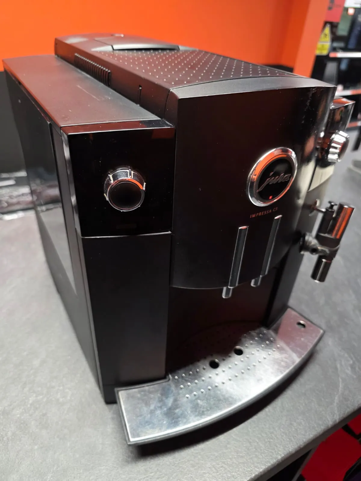 Espressor automat JURA IMPRESSA C5 Piano Black, 1450W, 15 bar, Rezervor apa 1.9 L, Rasnita integrata, Sistem spumare lapte, Negru - imagine 2