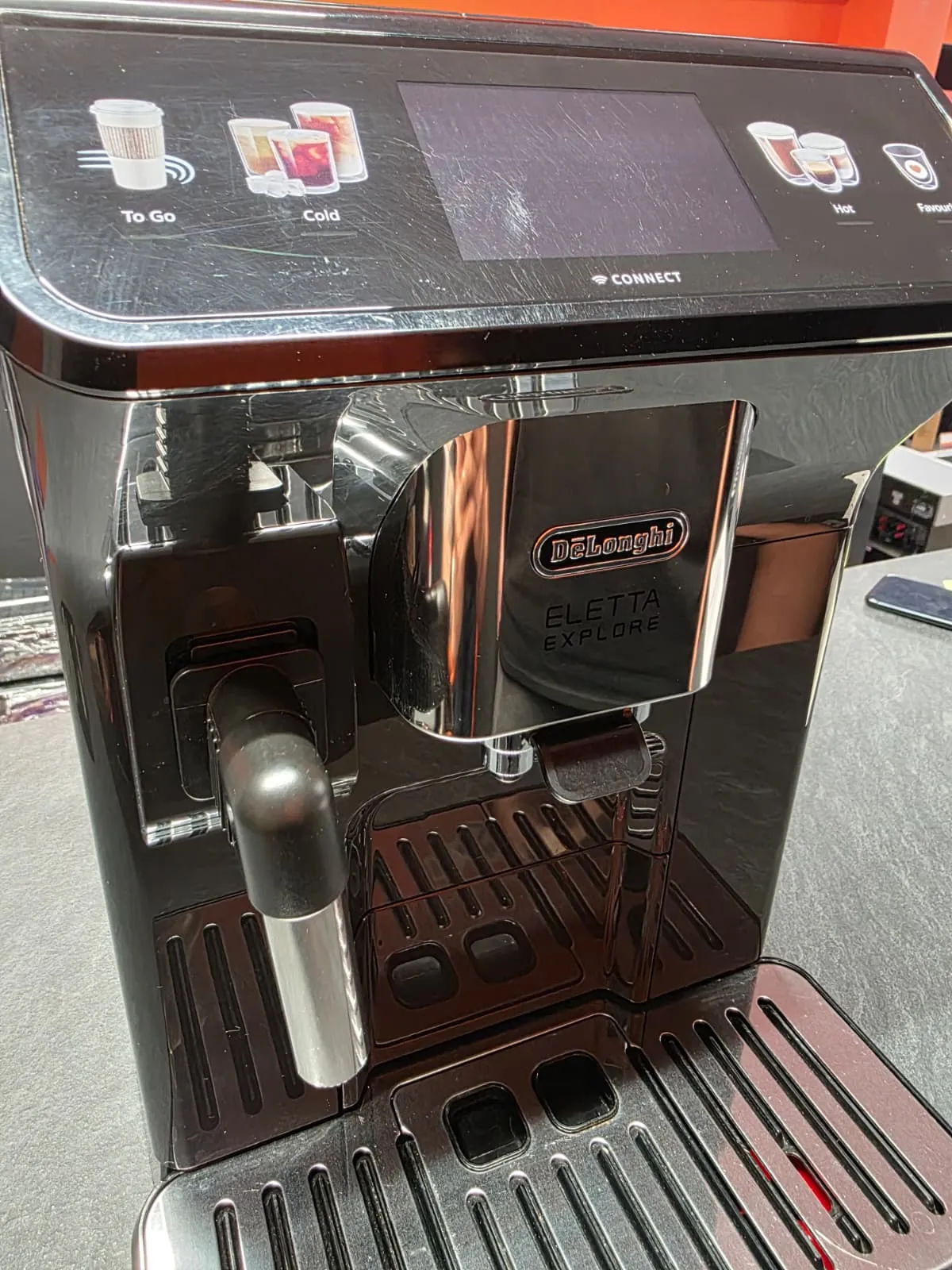 Espressor automat De'Longhi Eletta Explore ECAM450.86.T, 1450W, 19 Bar, Rezervor 1.8L, Rasnita integrata, LatteCrema Hot&Cool, Cold Brew, Ecran TFT Touch 3.5 inch, Wi-Fi, Titanium - imagine 3