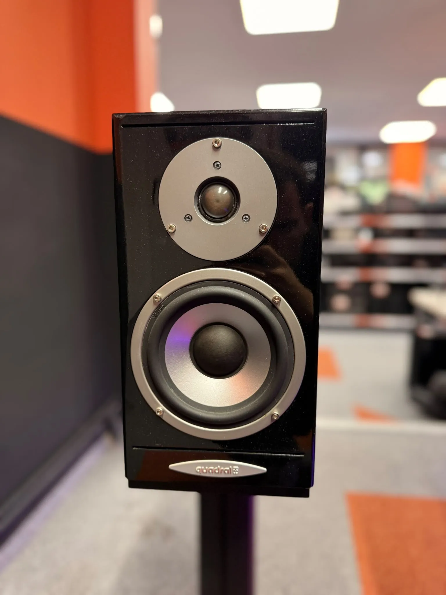 Quadral Argentum 02.1 Boxe Hi-Fi Bookshelf, 2 Cai, Bass Reflex, 60W RMS / 90W, 4-8 Ohm, cu Standuri - imagine 5