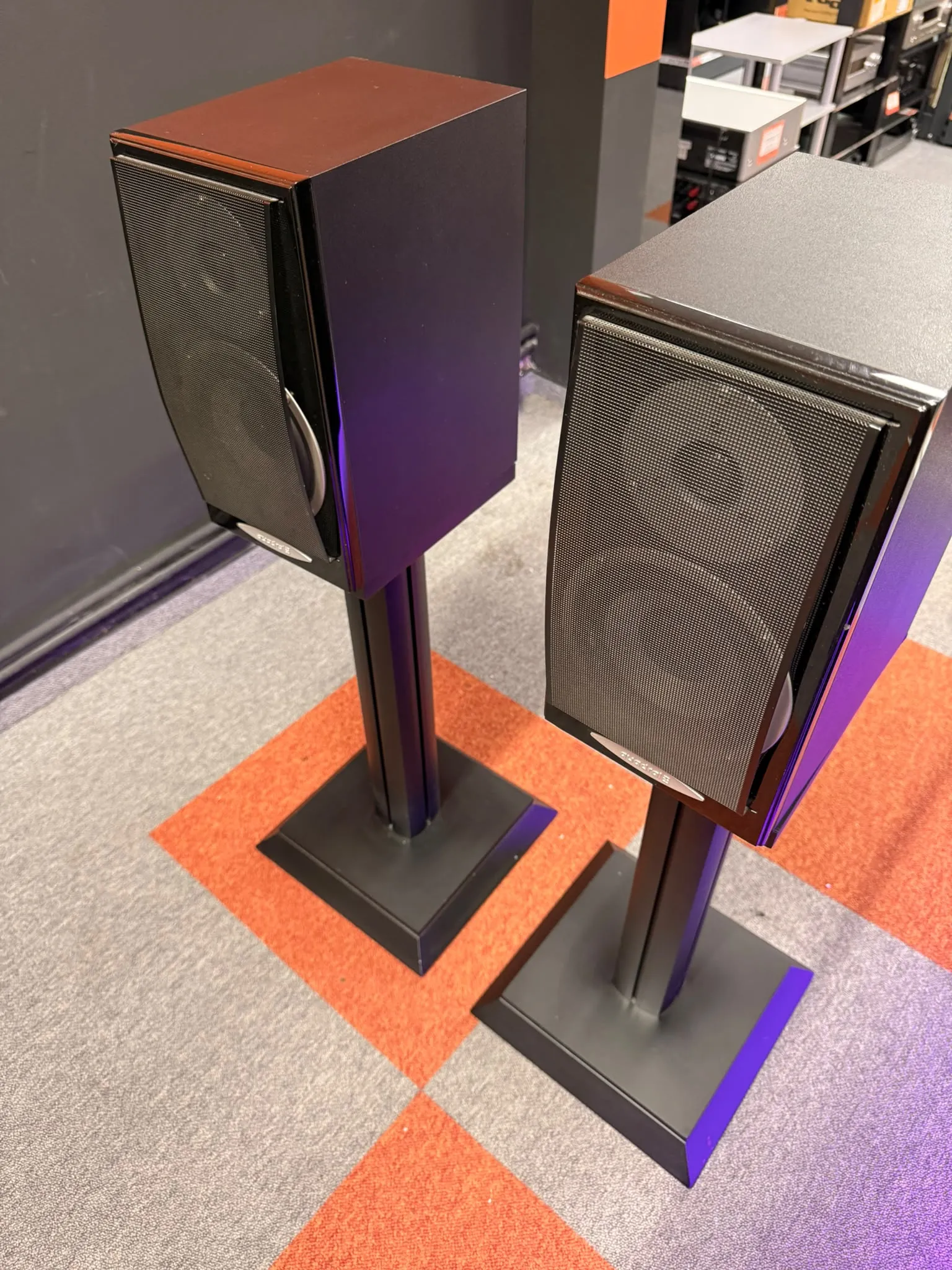 Quadral Argentum 02.1 Boxe Hi-Fi Bookshelf, 2 Cai, Bass Reflex, 60W RMS / 90W, 4-8 Ohm, cu Standuri - imagine 3