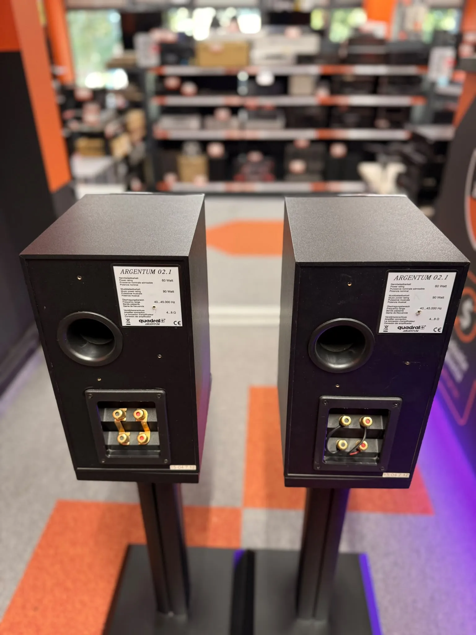 Quadral Argentum 02.1 Boxe Hi-Fi Bookshelf, 2 Cai, Bass Reflex, 60W RMS / 90W, 4-8 Ohm, cu Standuri - imagine 6