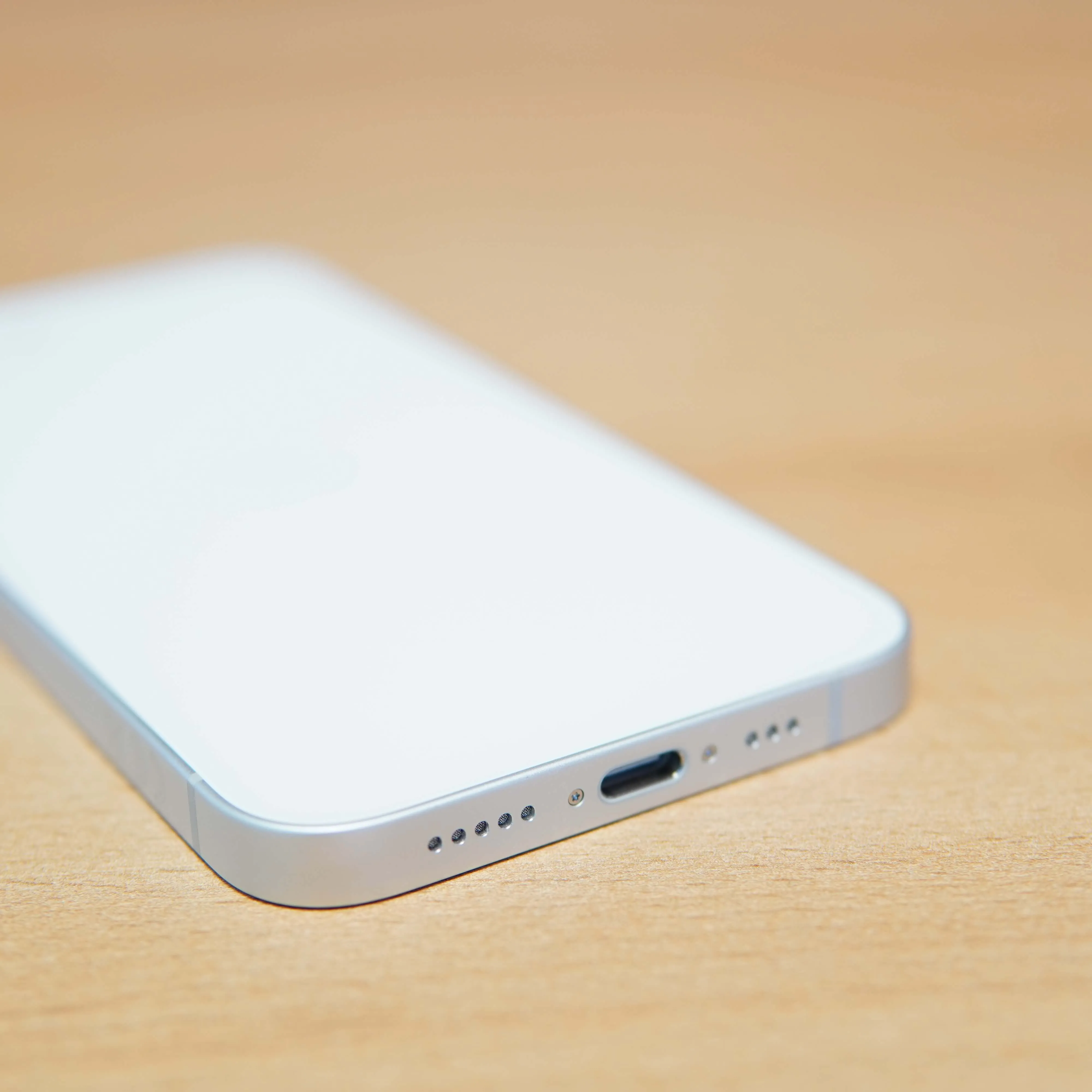 Apple iPhone 16e 128 GB, Alb - imagine 10