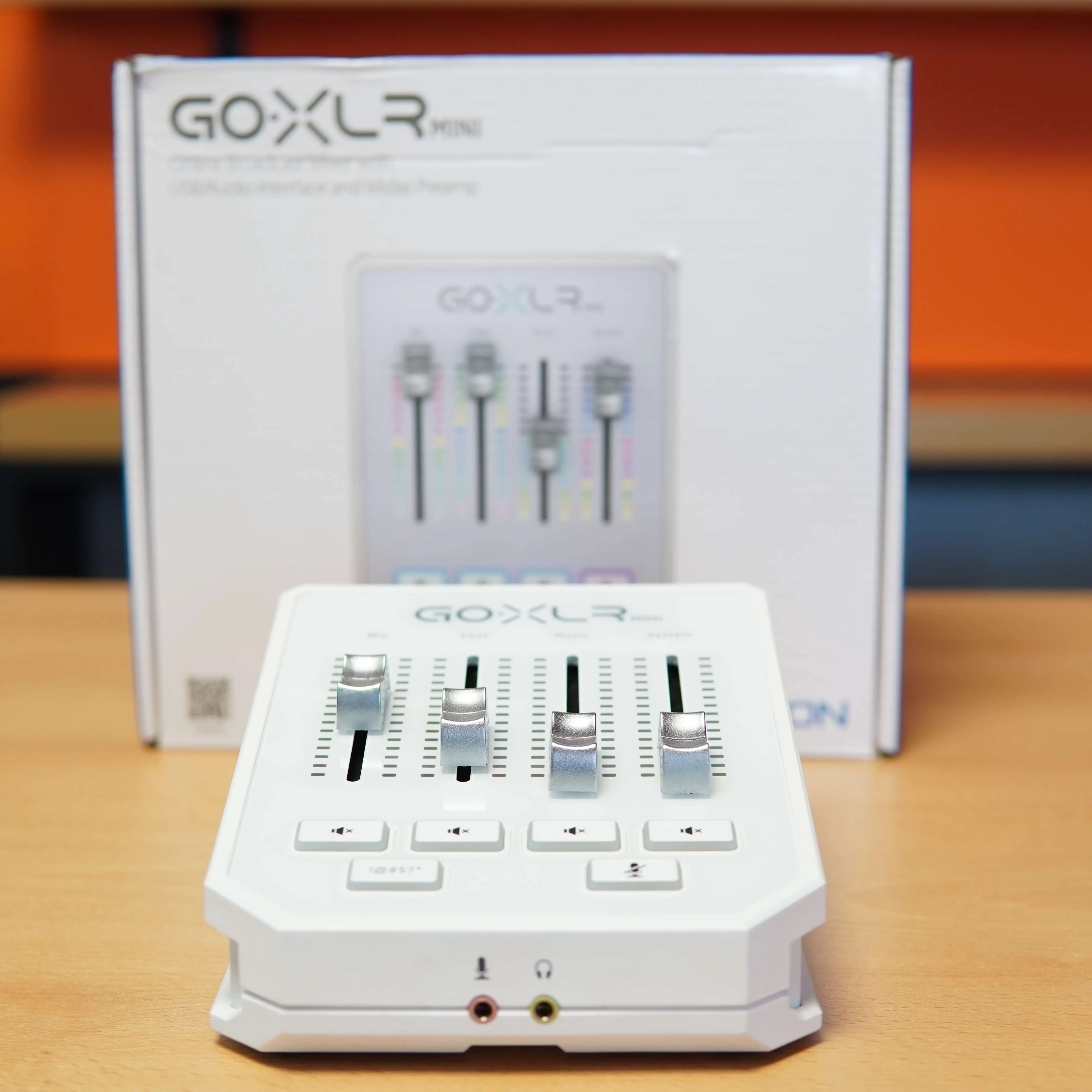 Mixer Audio  TC Helicon GoXLR MINI, 2 Canale, USB, Alb - imagine 2