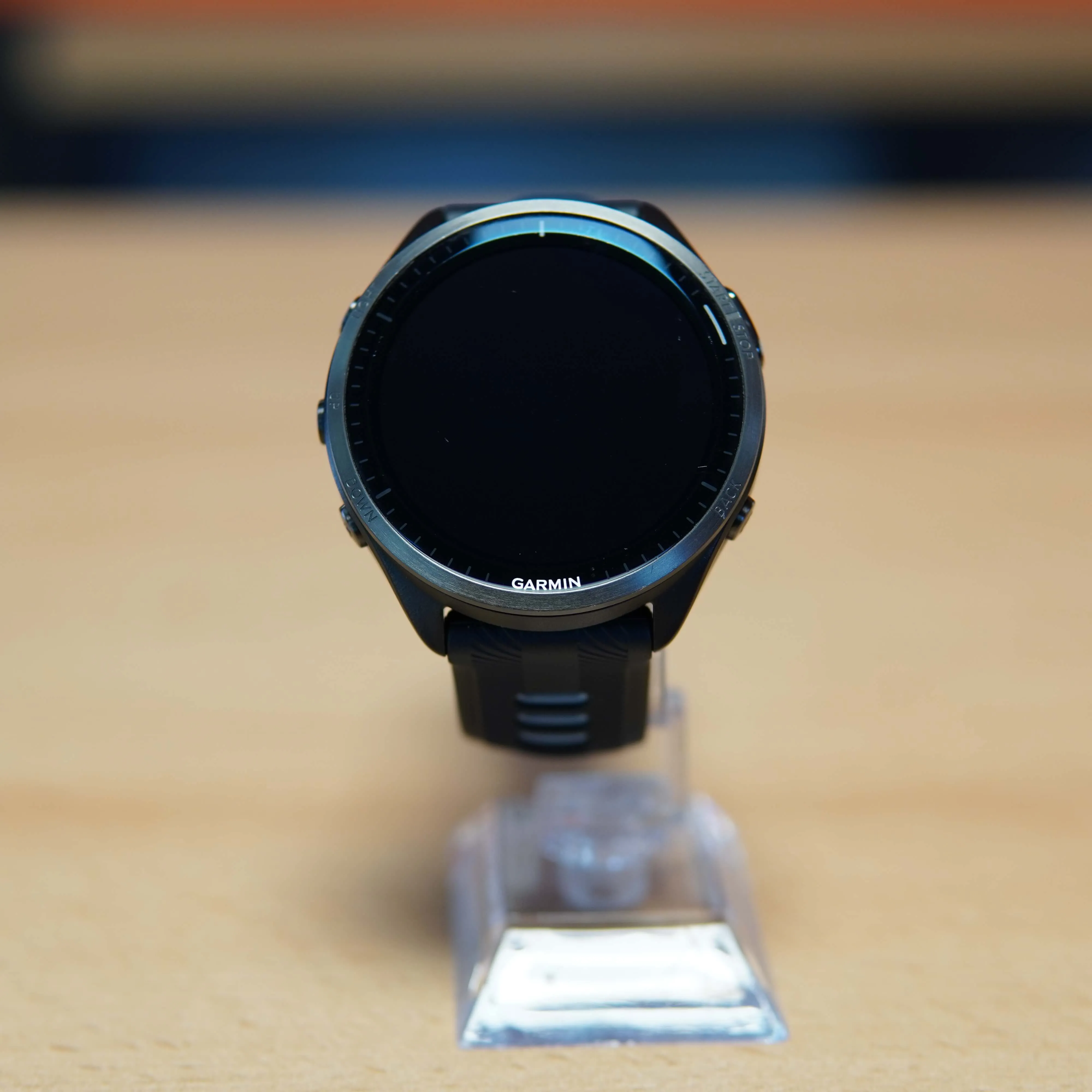 Smartwatch Garmin Forerunner 965, 32 GB, AMOLED, 1,4", Titan, Curea Silicon, GPS + GLONASS + Galileo, Negru - imagine 3