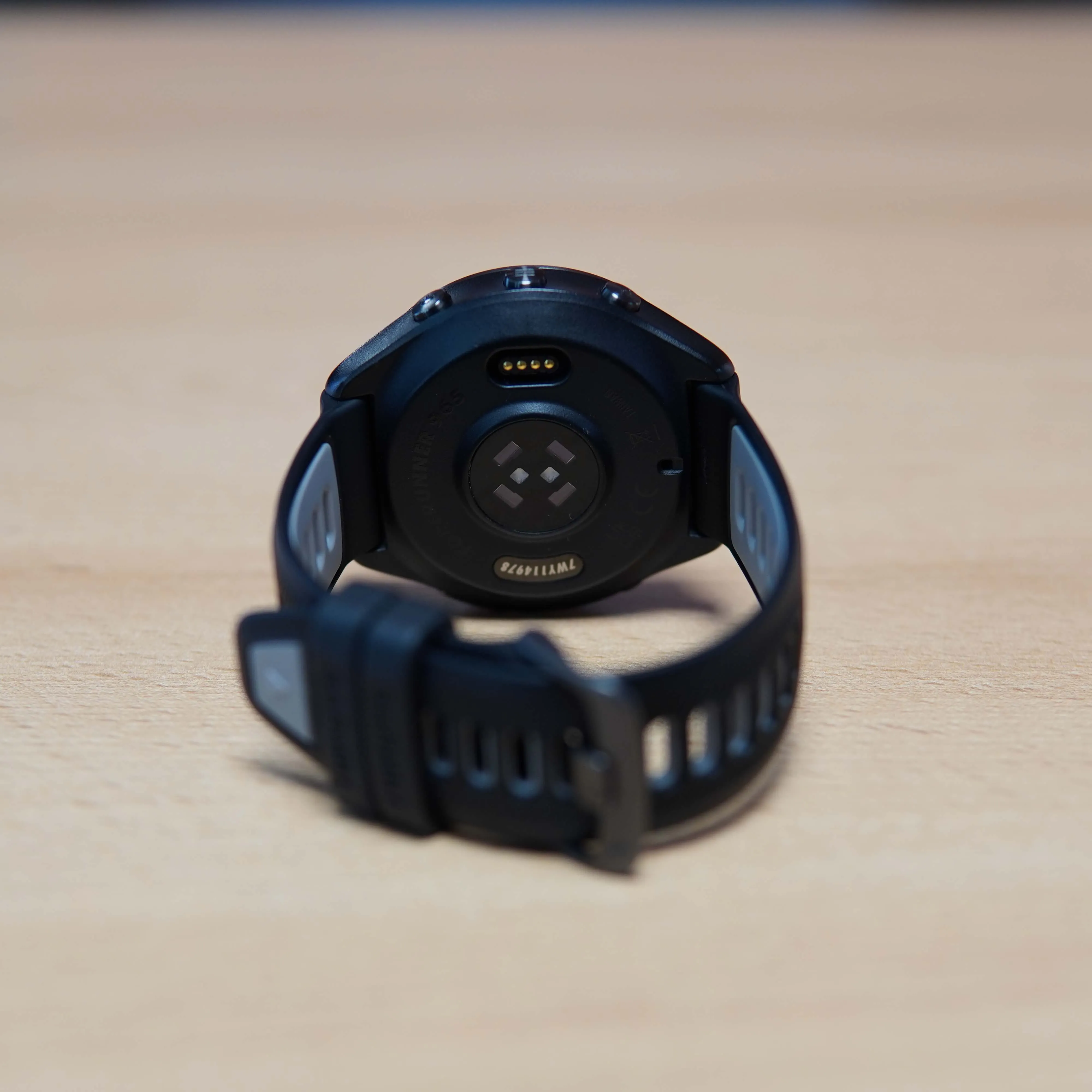 Smartwatch Garmin Forerunner 965, 32 GB, AMOLED, 1,4", Titan, Curea Silicon, GPS + GLONASS + Galileo, Negru - imagine 8