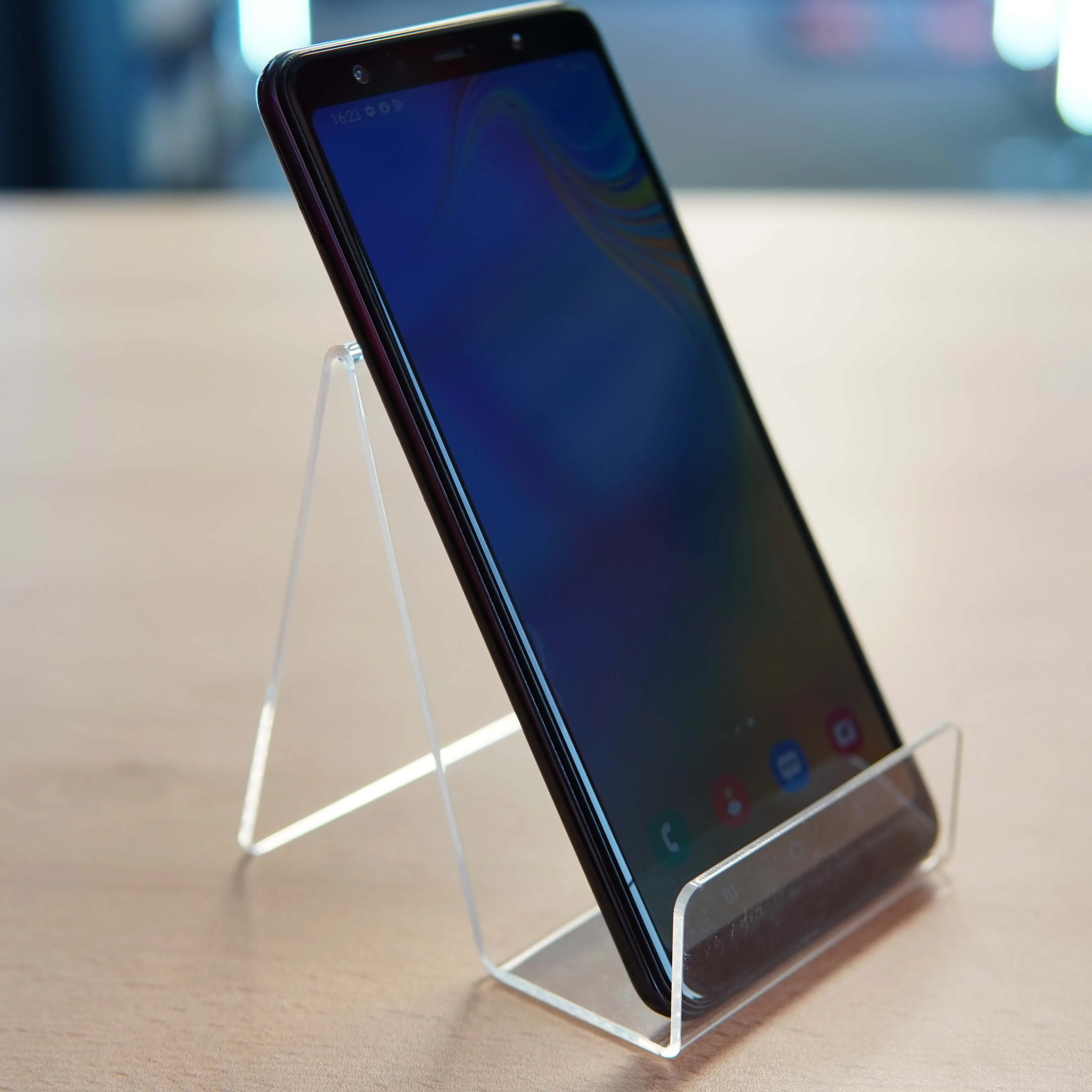 Samsung Galaxy A7 (2018) 64 GB, Dual Sim, Touch ID, Face ID, AUX, Negru - imagine 3