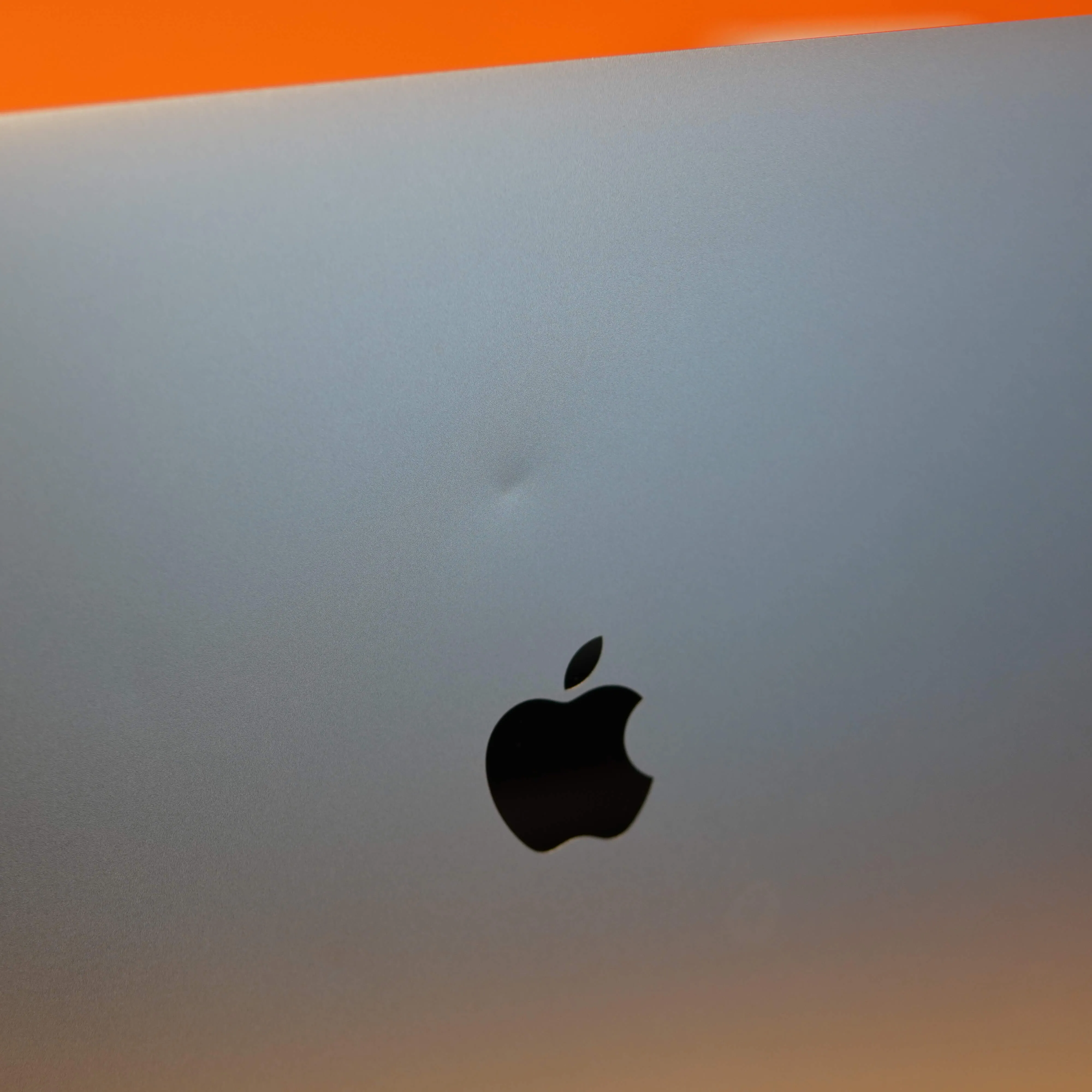 Apple MacBook Pro 16 2019 A2141, Display Retina 16'', Intel Core i9 8-Core 2.3 GHz, 16 Gb RAM, SSD 1 TB, AMD Radeon Pro 5500M 4 Gb, Touch Bar, Thunderbolt, Silver - imagine 6