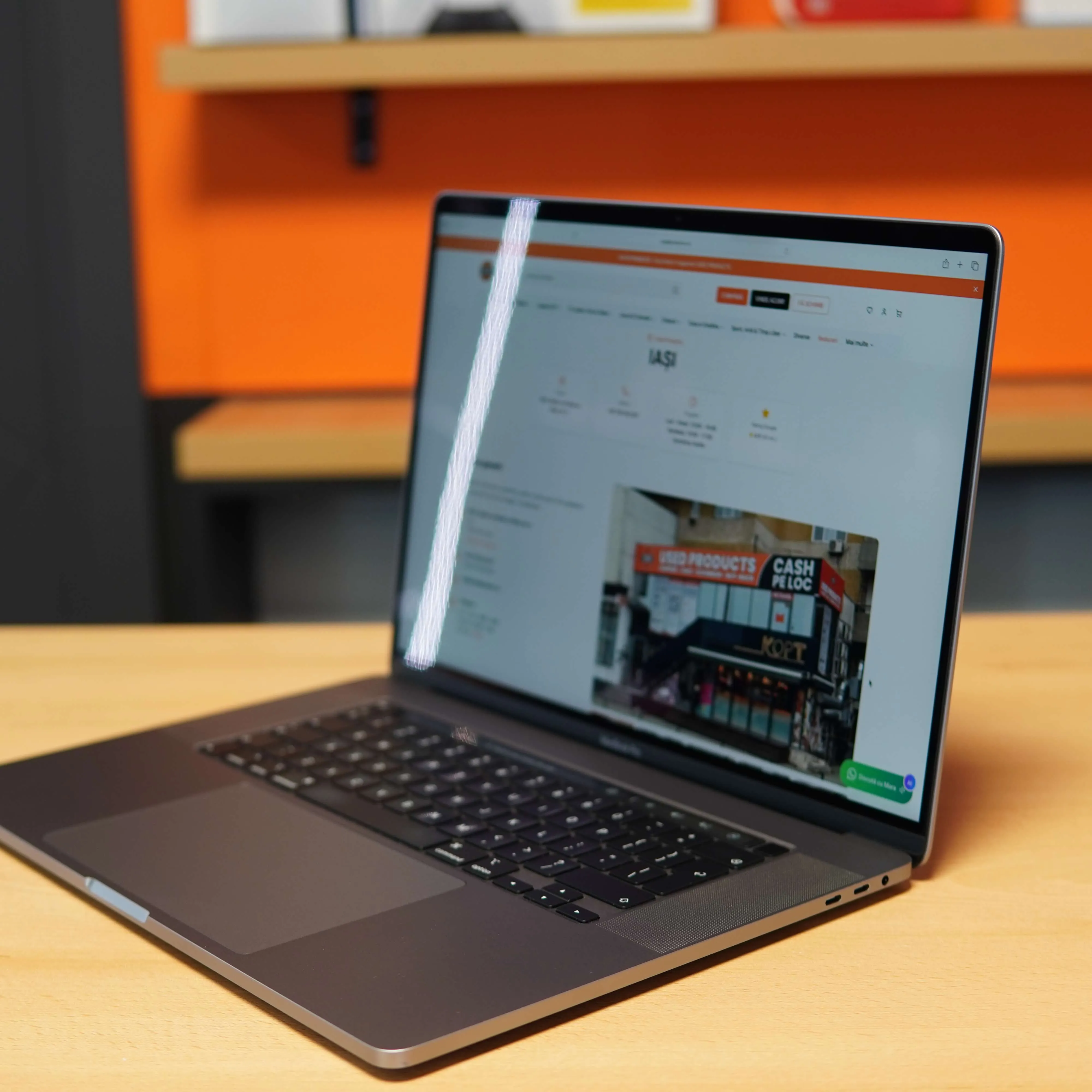 Apple MacBook Pro 16 2019 A2141, Display Retina 16'', Intel Core i9 8-Core 2.3 GHz, 16 Gb RAM, SSD 1 TB, AMD Radeon Pro 5500M 4 Gb, Touch Bar, Thunderbolt, Silver - imagine 4