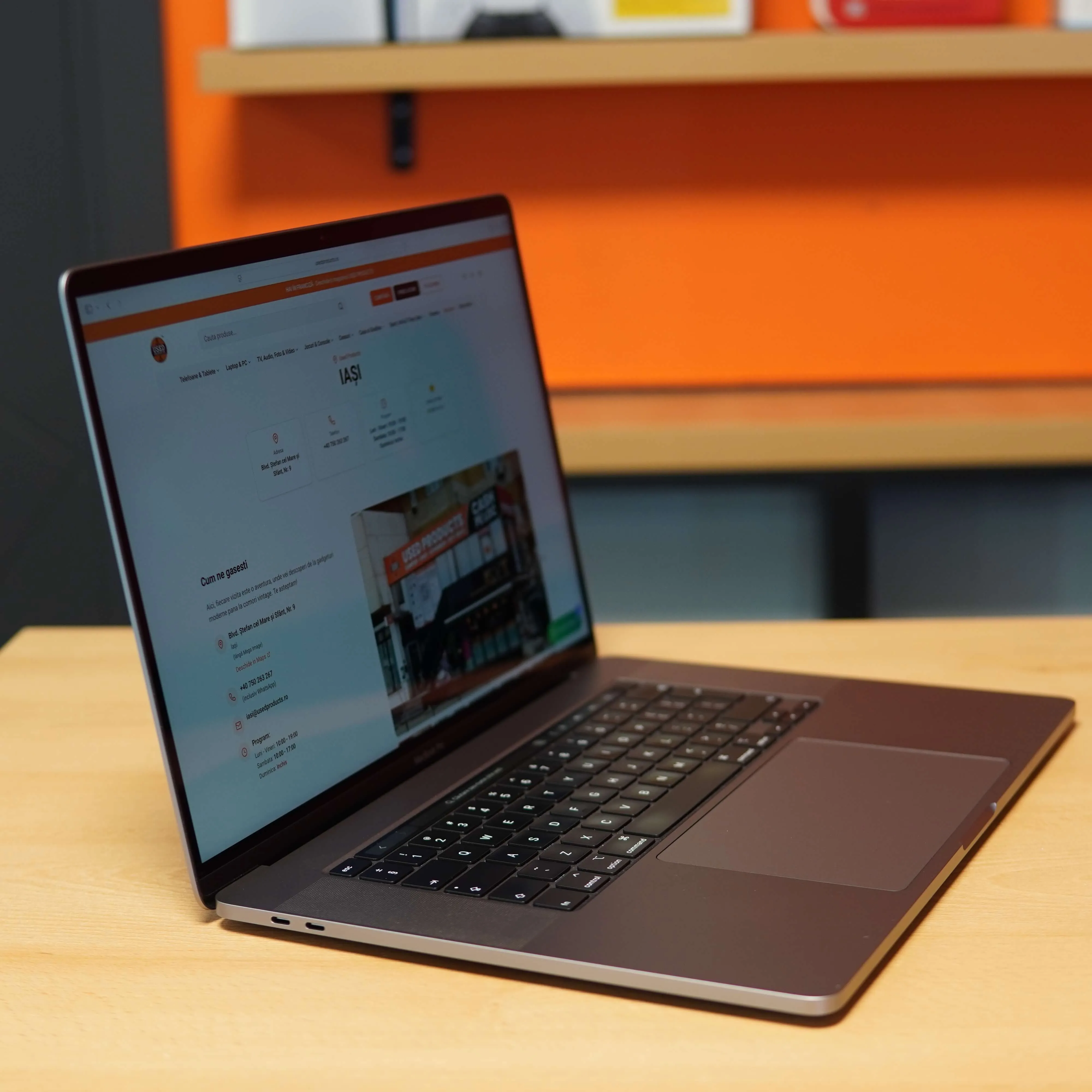 Apple MacBook Pro 16 2019 A2141, Display Retina 16'', Intel Core i9 8-Core 2.3 GHz, 16 Gb RAM, SSD 1 TB, AMD Radeon Pro 5500M 4 Gb, Touch Bar, Thunderbolt, Silver - imagine 3