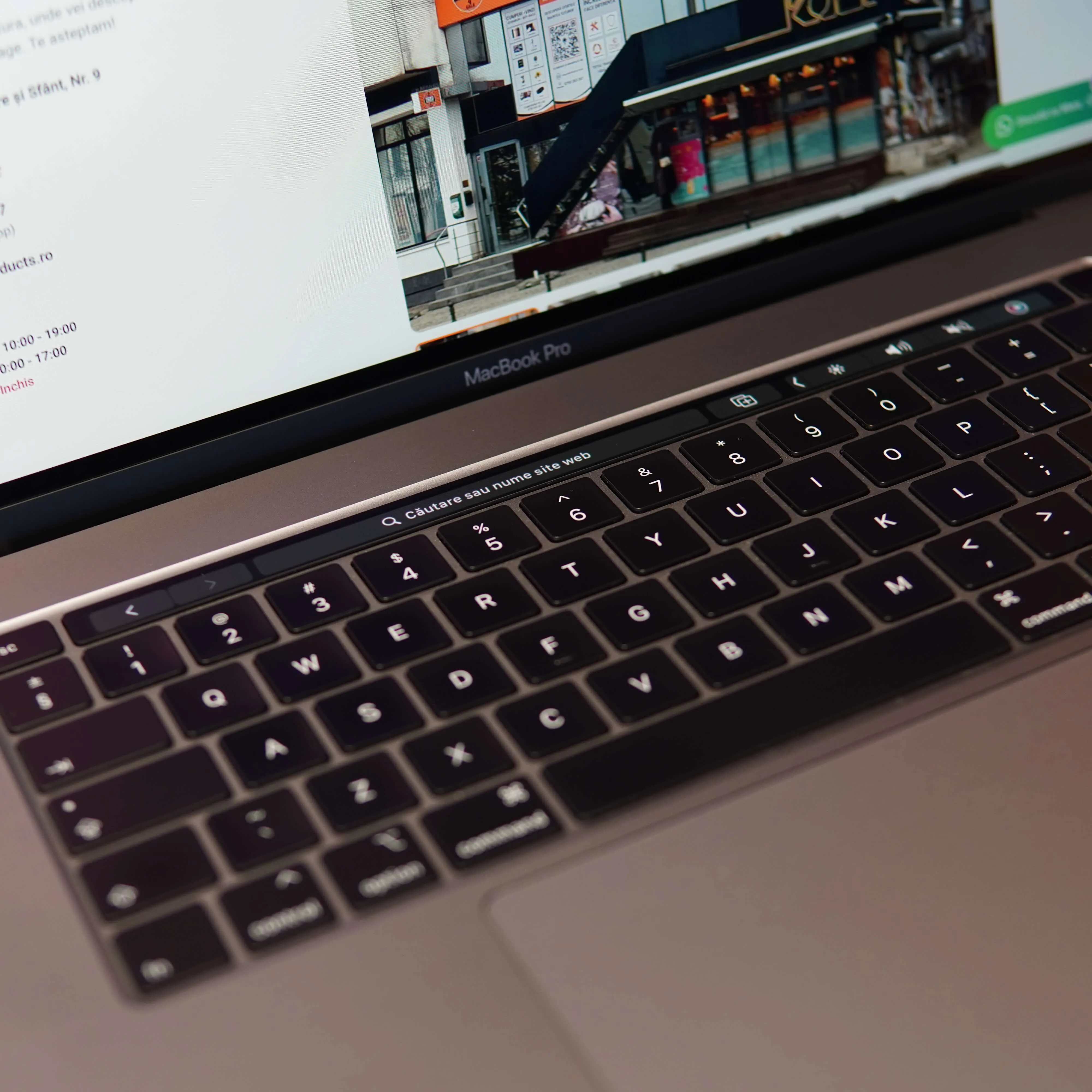Apple MacBook Pro 16 2019 A2141, Display Retina 16'', Intel Core i9 8-Core 2.3 GHz, 16 Gb RAM, SSD 1 TB, AMD Radeon Pro 5500M 4 Gb, Touch Bar, Thunderbolt, Silver - imagine 12