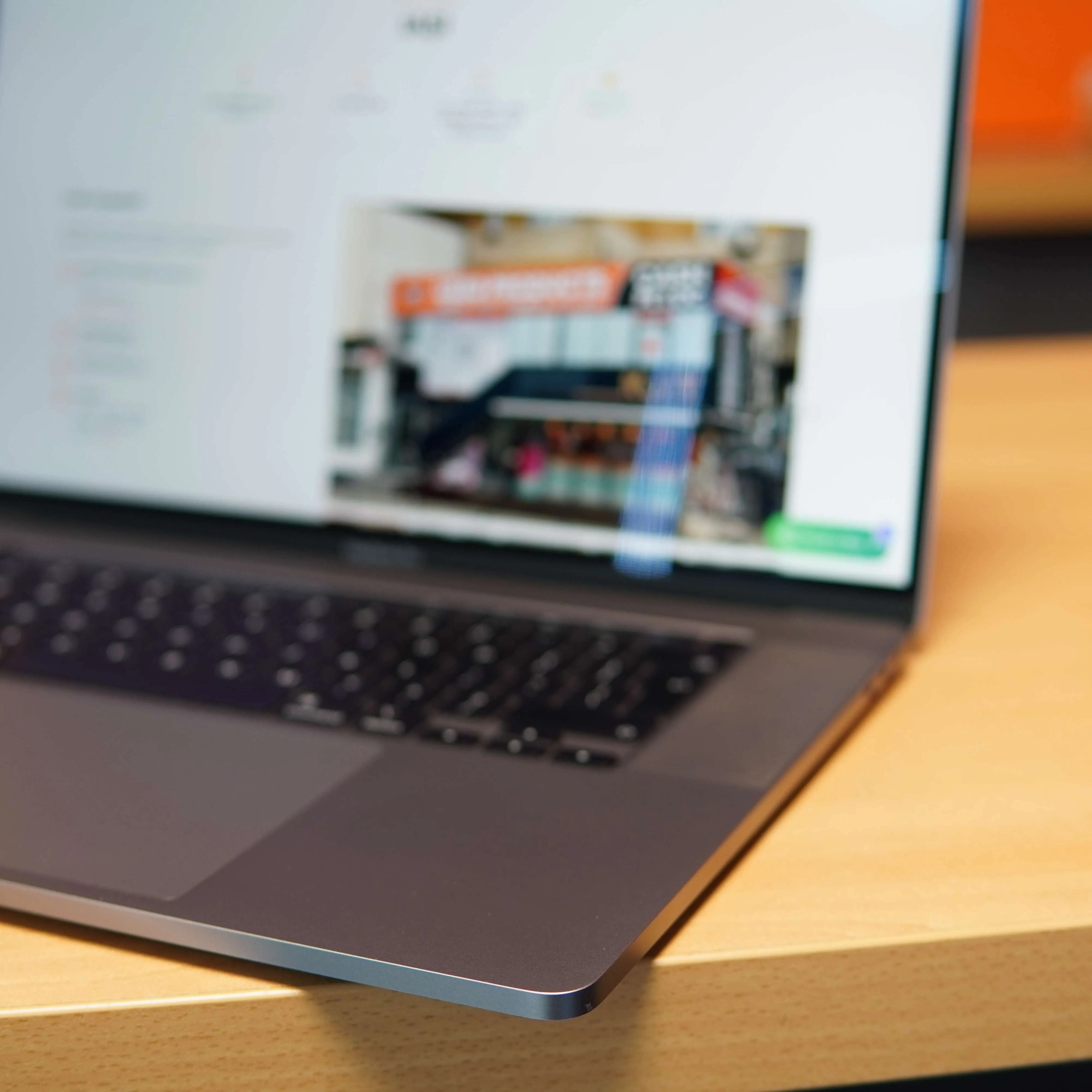 Apple MacBook Pro 16 2019 A2141, Display Retina 16'', Intel Core i9 8-Core 2.3 GHz, 16 Gb RAM, SSD 1 TB, AMD Radeon Pro 5500M 4 Gb, Touch Bar, Thunderbolt, Silver - imagine 16