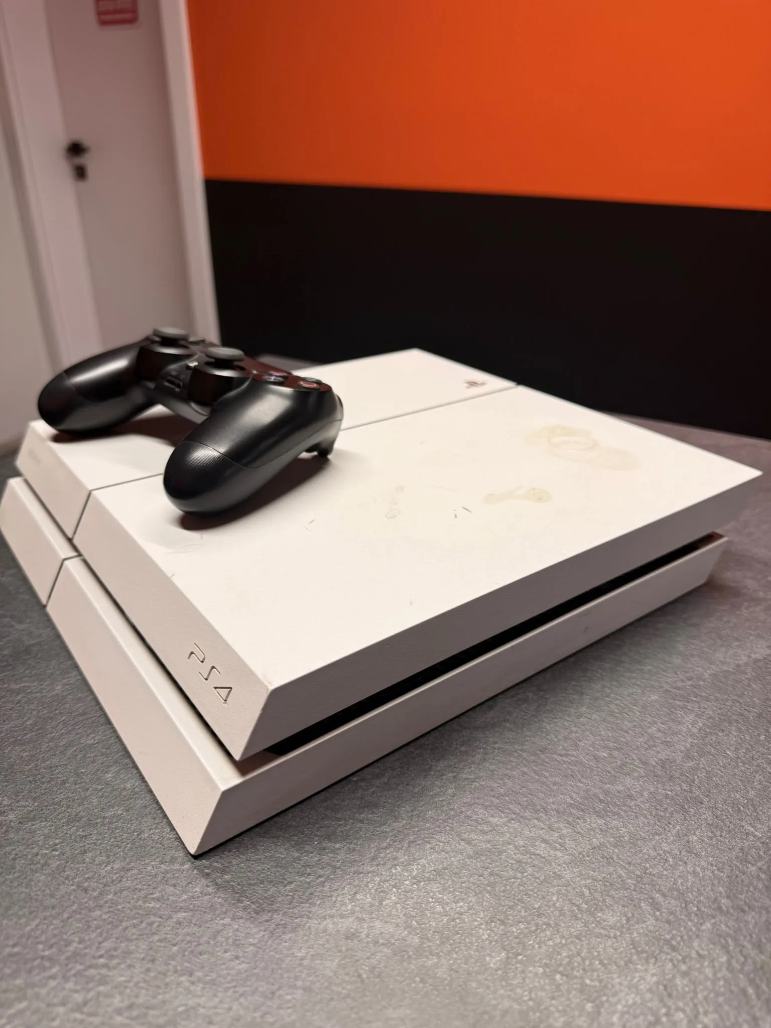 Consola SONY PlayStation 4, 500 Gb, Glacier White + Controller Negru - imagine 3