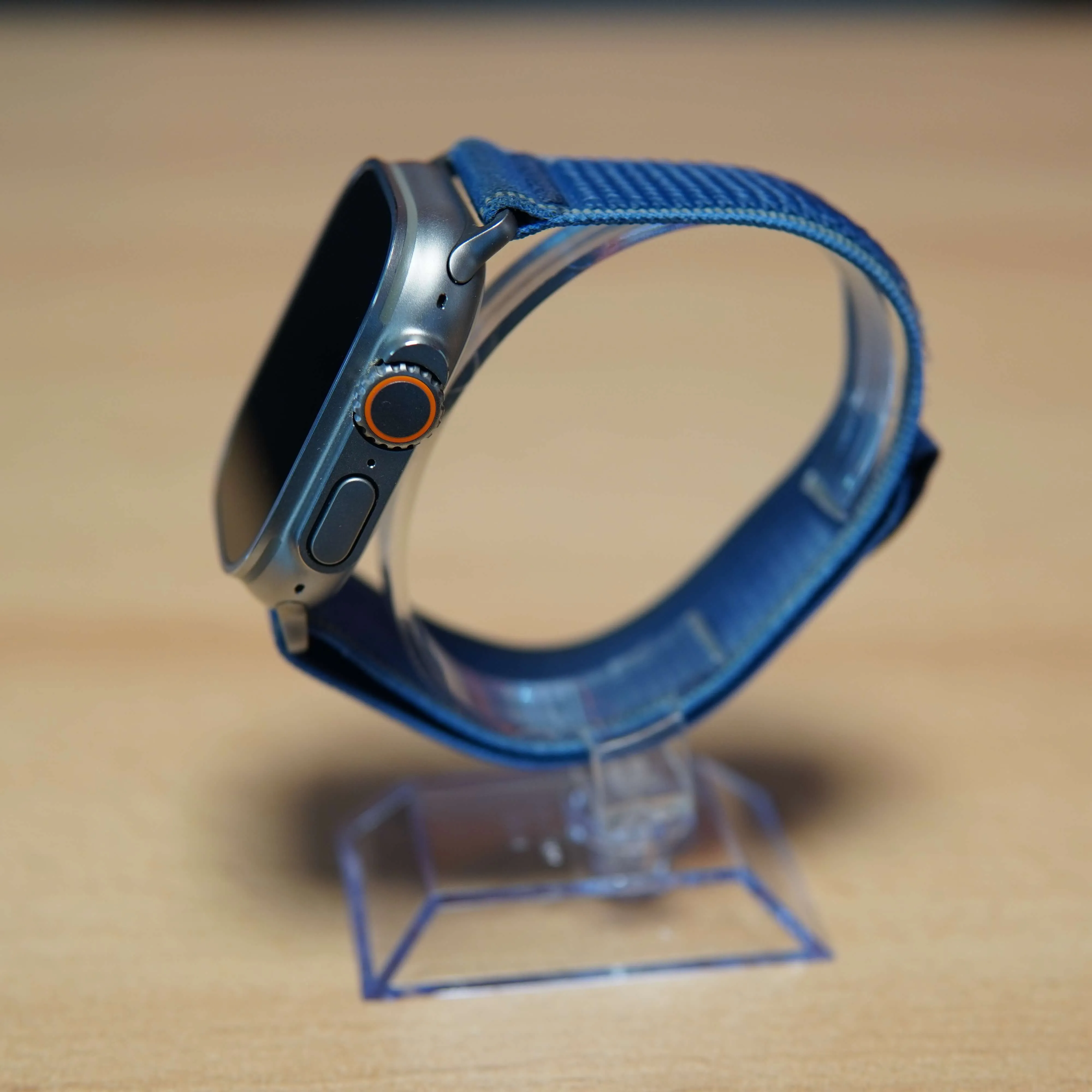 Apple Watch Ultra 3, 49mm, GPS, Cellular, Natural Titanium Case, Blue/Bright Blue Trail Loop M/L - imagine 5