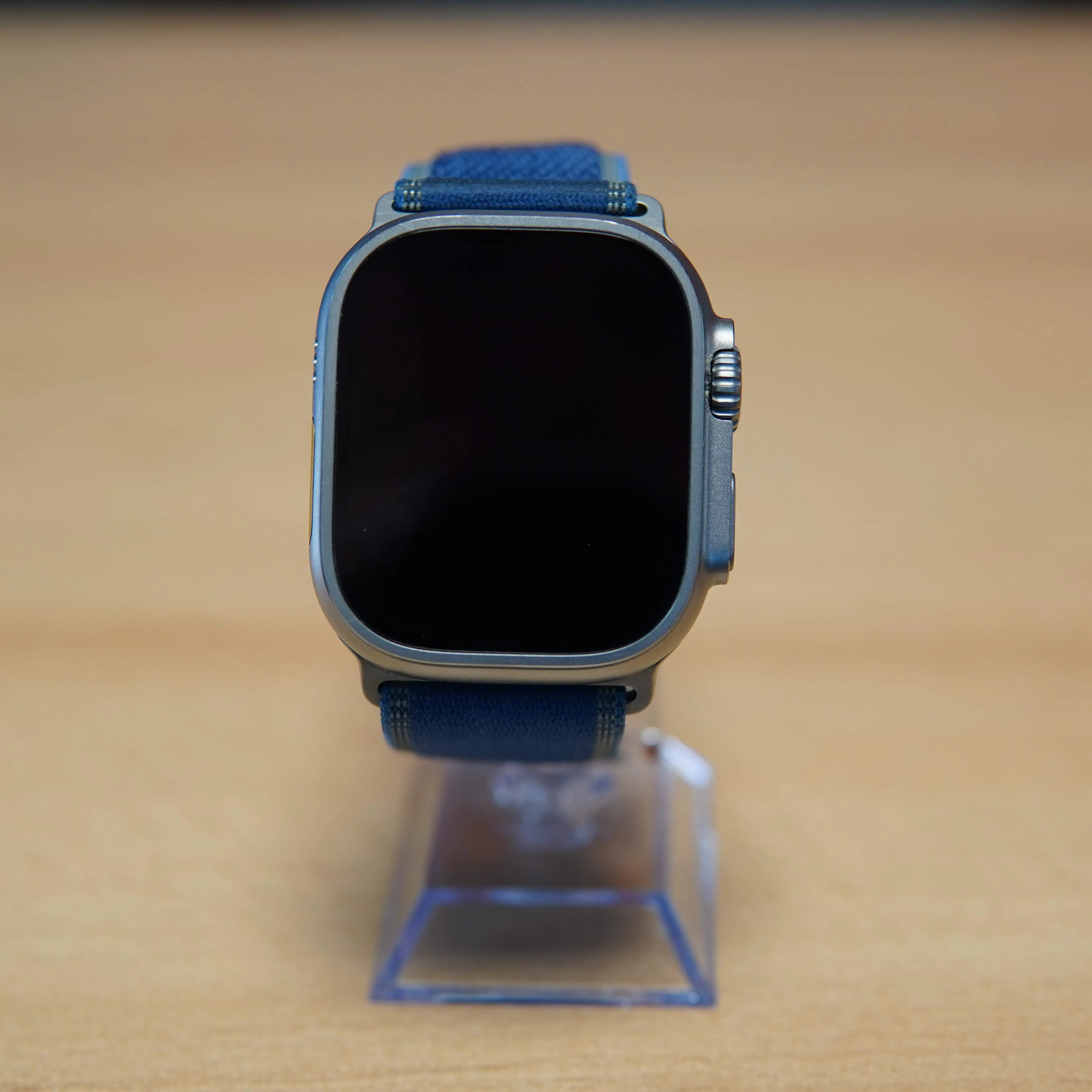 Apple Watch Ultra 3, 49mm, GPS, Cellular, Natural Titanium Case, Blue/Bright Blue Trail Loop M/L - imagine 2