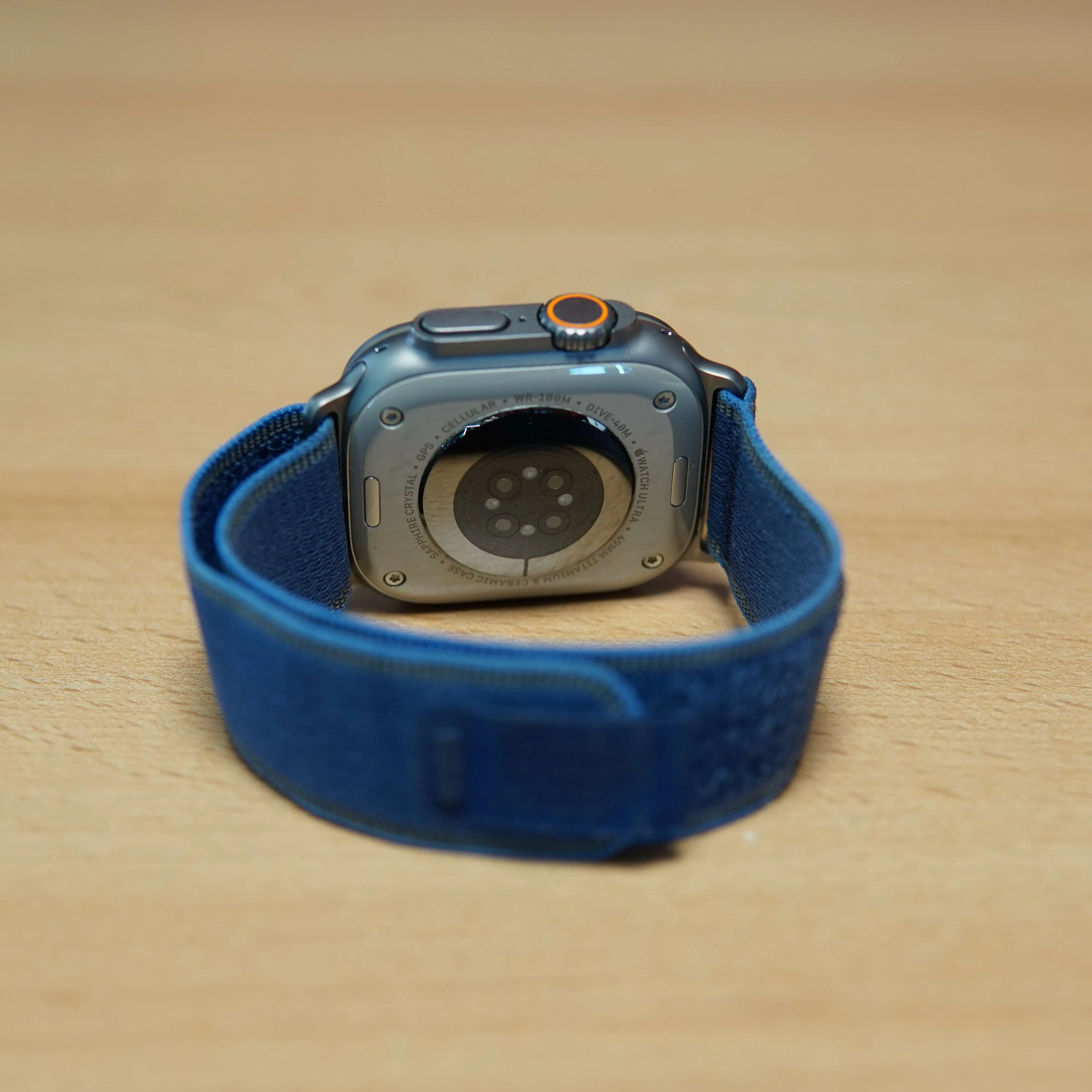 Apple Watch Ultra 3, 49mm, GPS, Cellular, Natural Titanium Case, Blue/Bright Blue Trail Loop M/L - imagine 8
