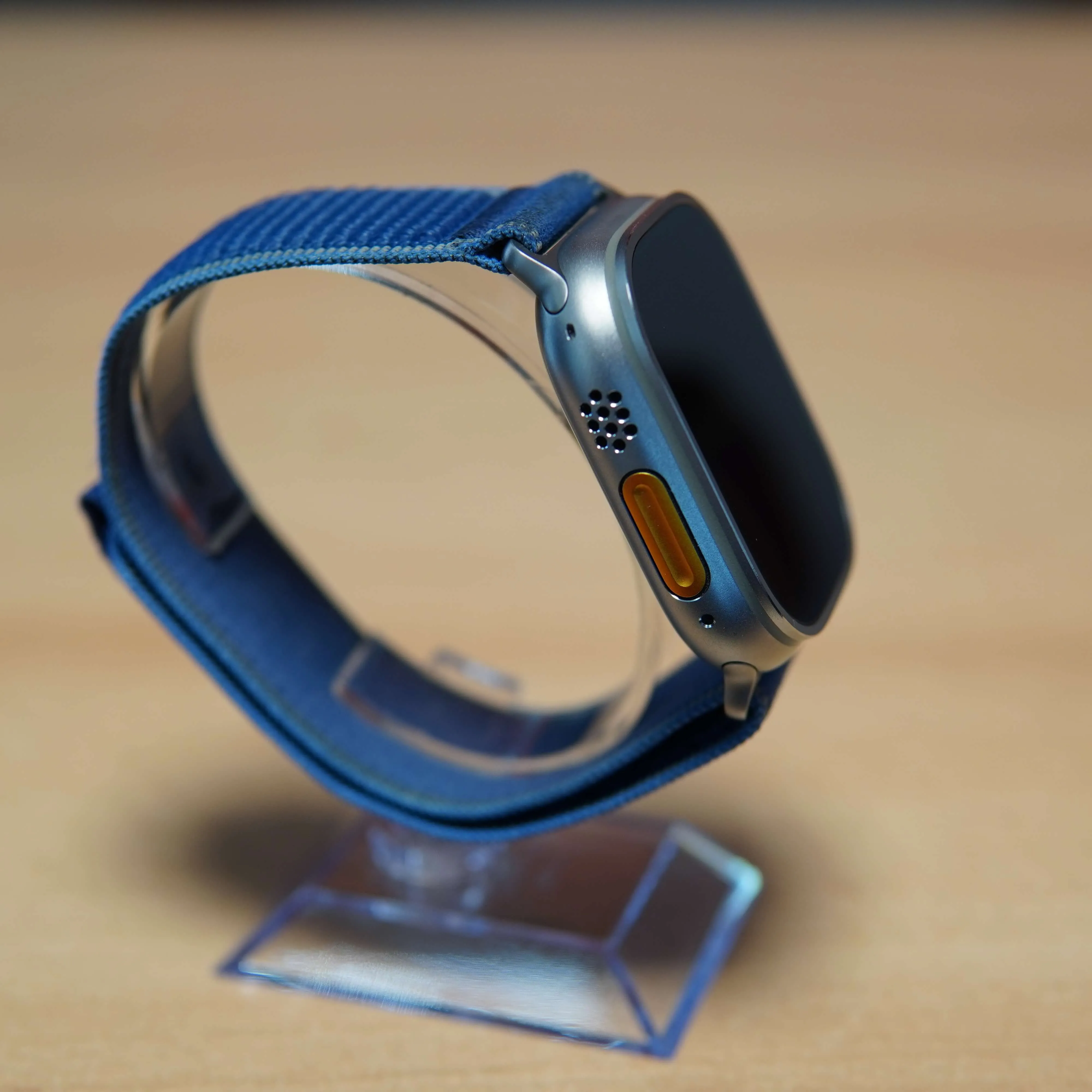 Apple Watch Ultra 3, 49mm, GPS, Cellular, Natural Titanium Case, Blue/Bright Blue Trail Loop M/L - imagine 3