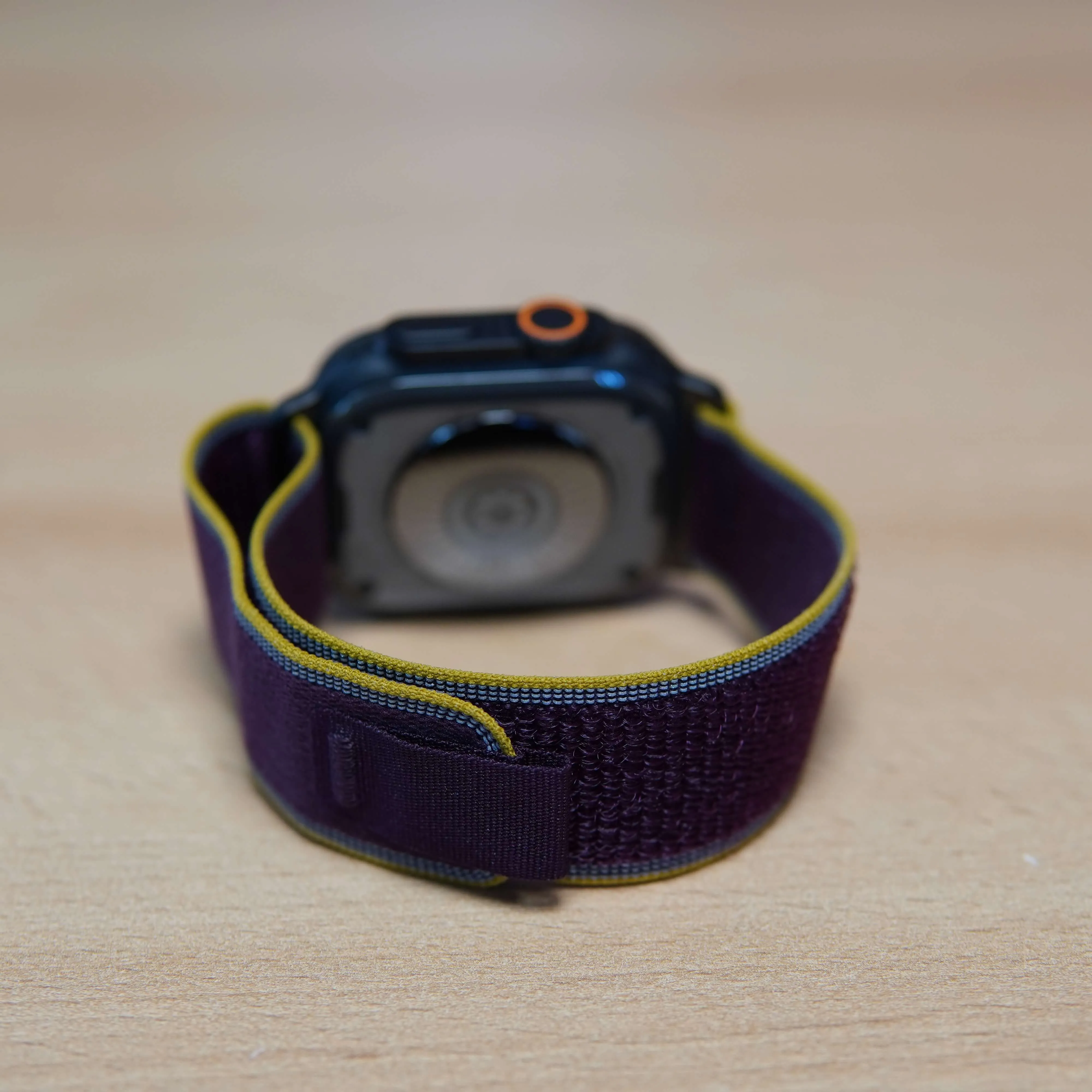 Apple Watch Ultra 4, GPS + Cellular, 49mm, Black Titanium Case, Burgundy Trail Loom M/L - imagine 8