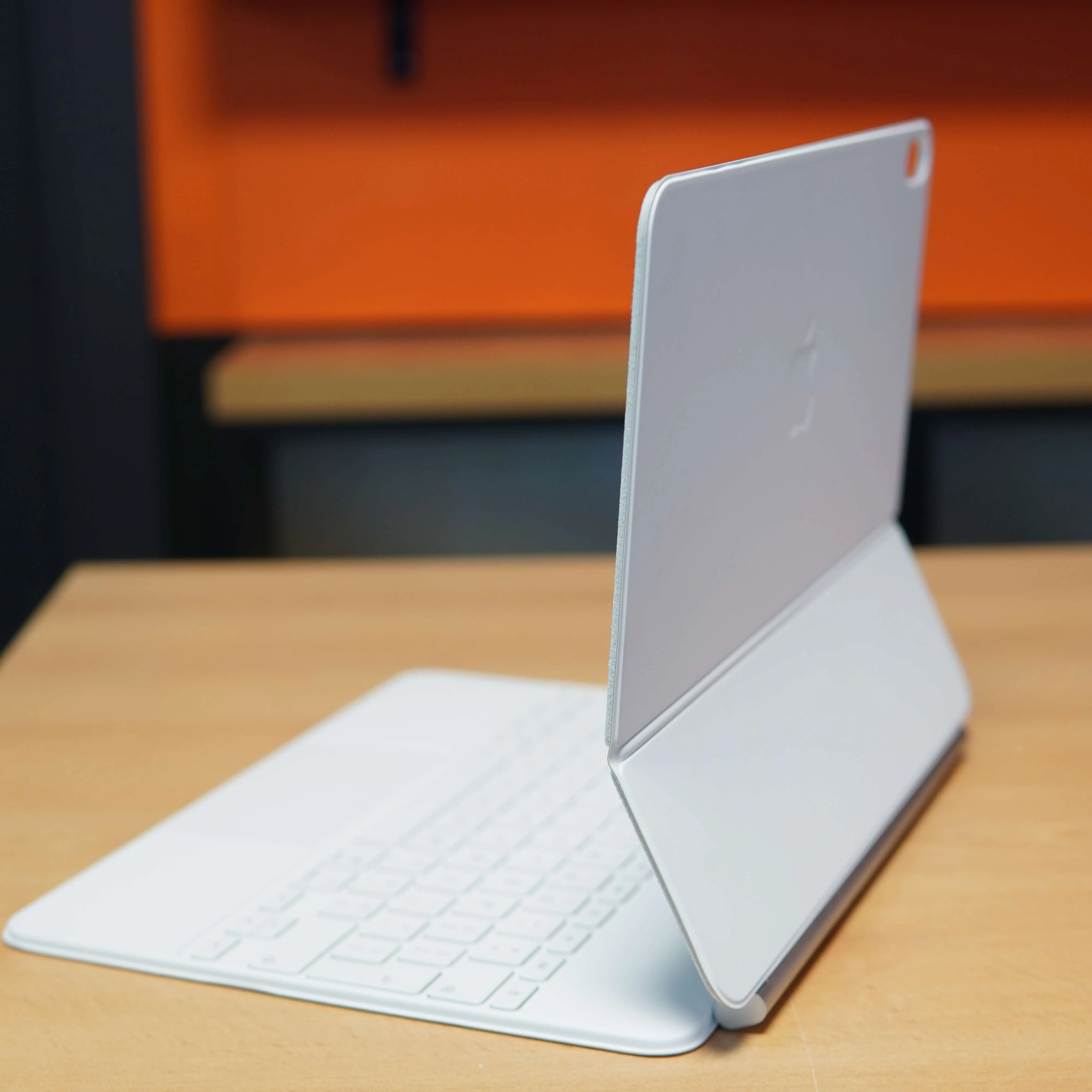 Tastatura Apple Magic Keyboard pentru iPad Air 13" (M4, M3, M2), Layout INT EN, A3340, Alb - imagine 5