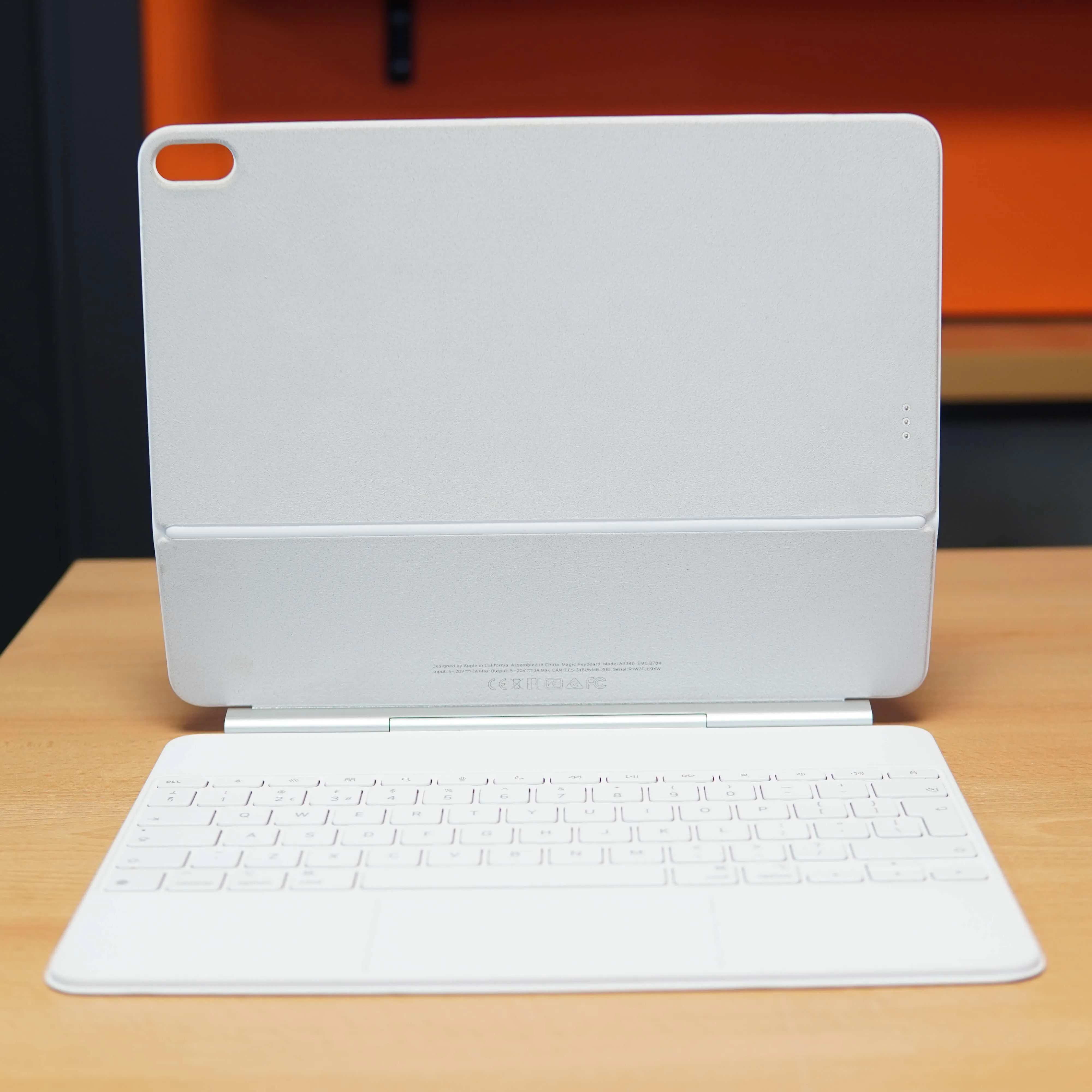 Tastatura Apple Magic Keyboard pentru iPad Air 13" (M4, M3, M2), Layout INT EN, A3340, Alb - imagine 2