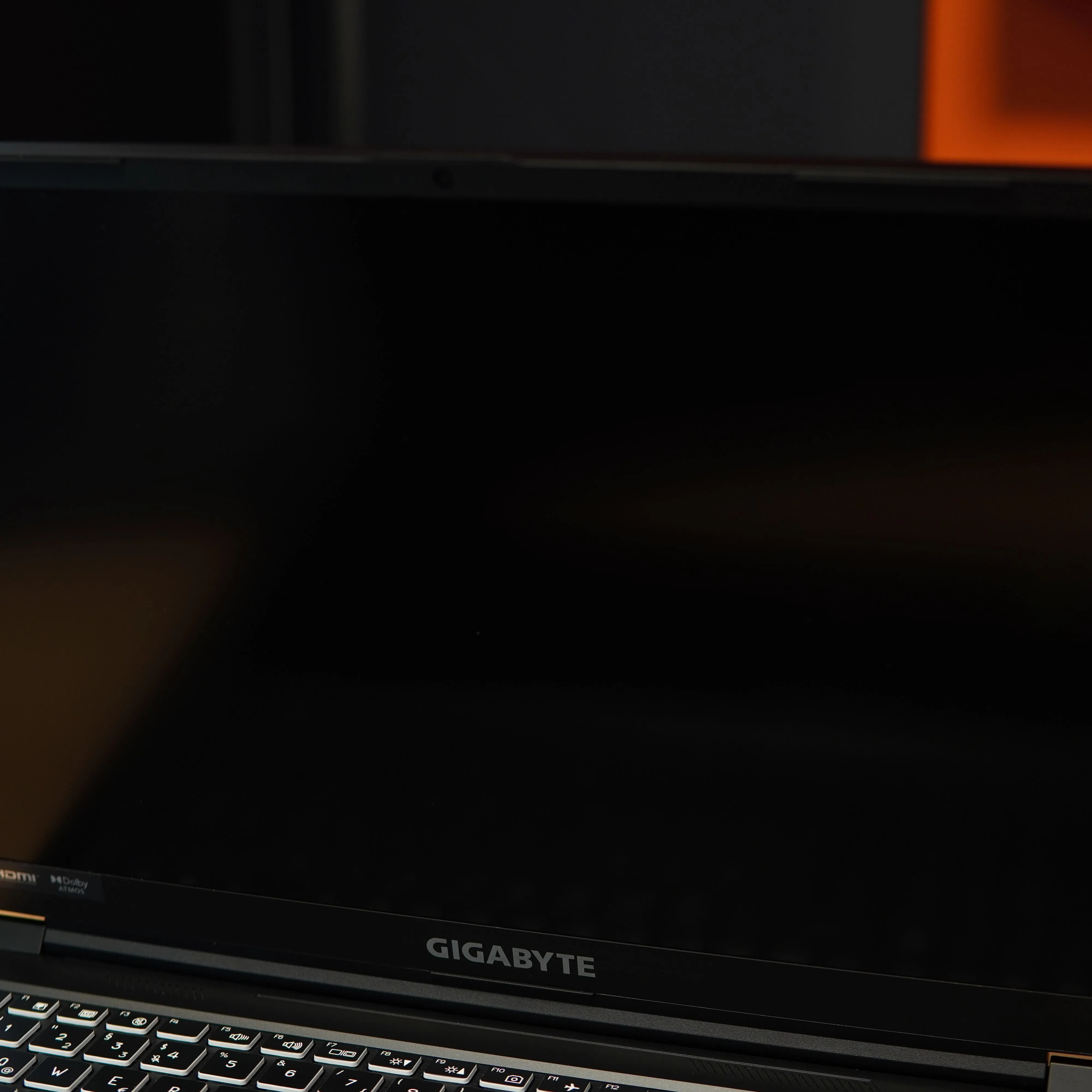 Laptop Gaming Gigabyte RC56, i7-13620h, 16 GB DDR5, 1 TB SSD, RTX 4050 6 GB, Layout QWERTZ, Negru - imagine 14