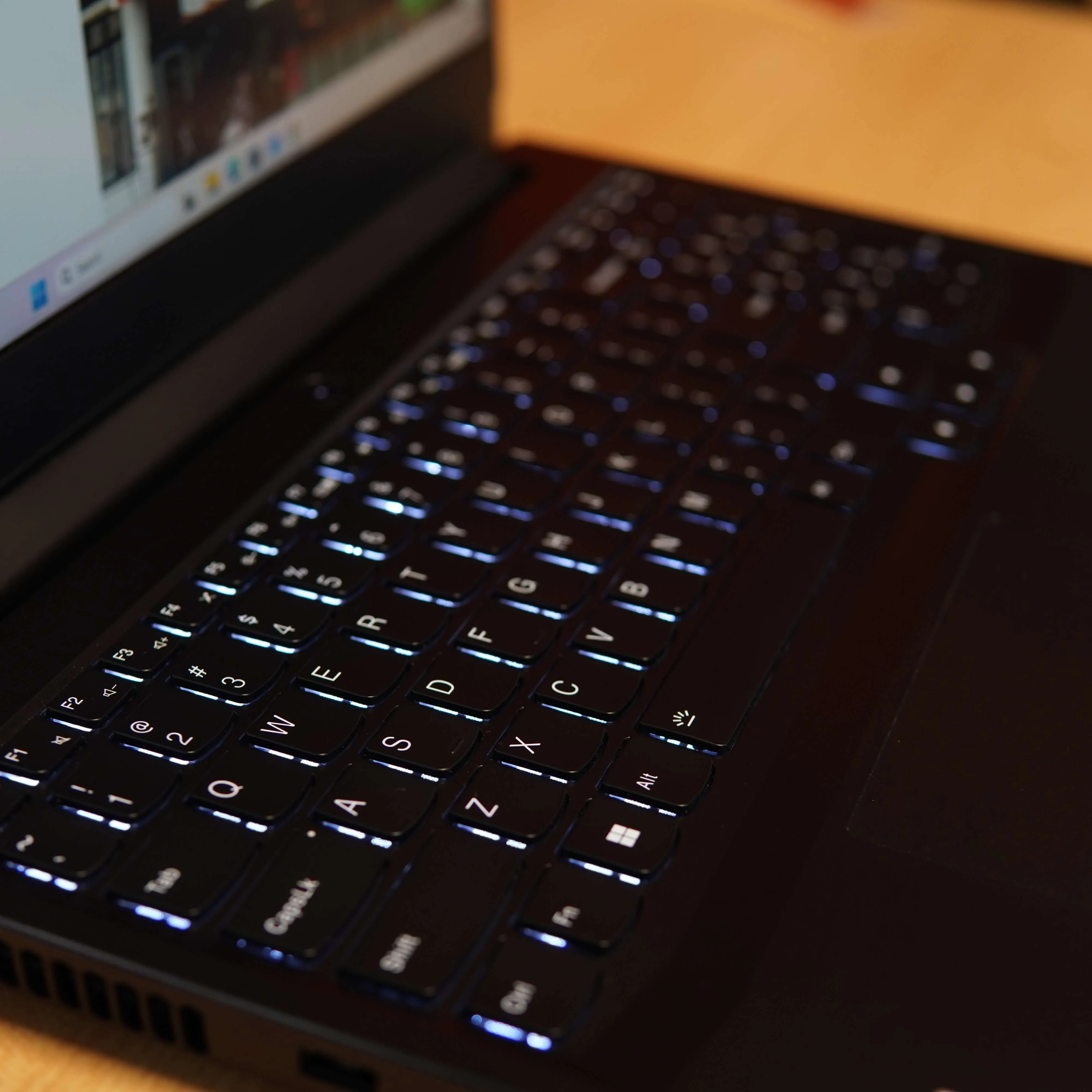 Laptop Gaming Lenovo IdeaPad Gaming 3 15ACH6, AMD Ryzen 5 5600H, 16 GB DDR4, 512GB SSD, GTX 1650 4 GB, Negru - imagine 8