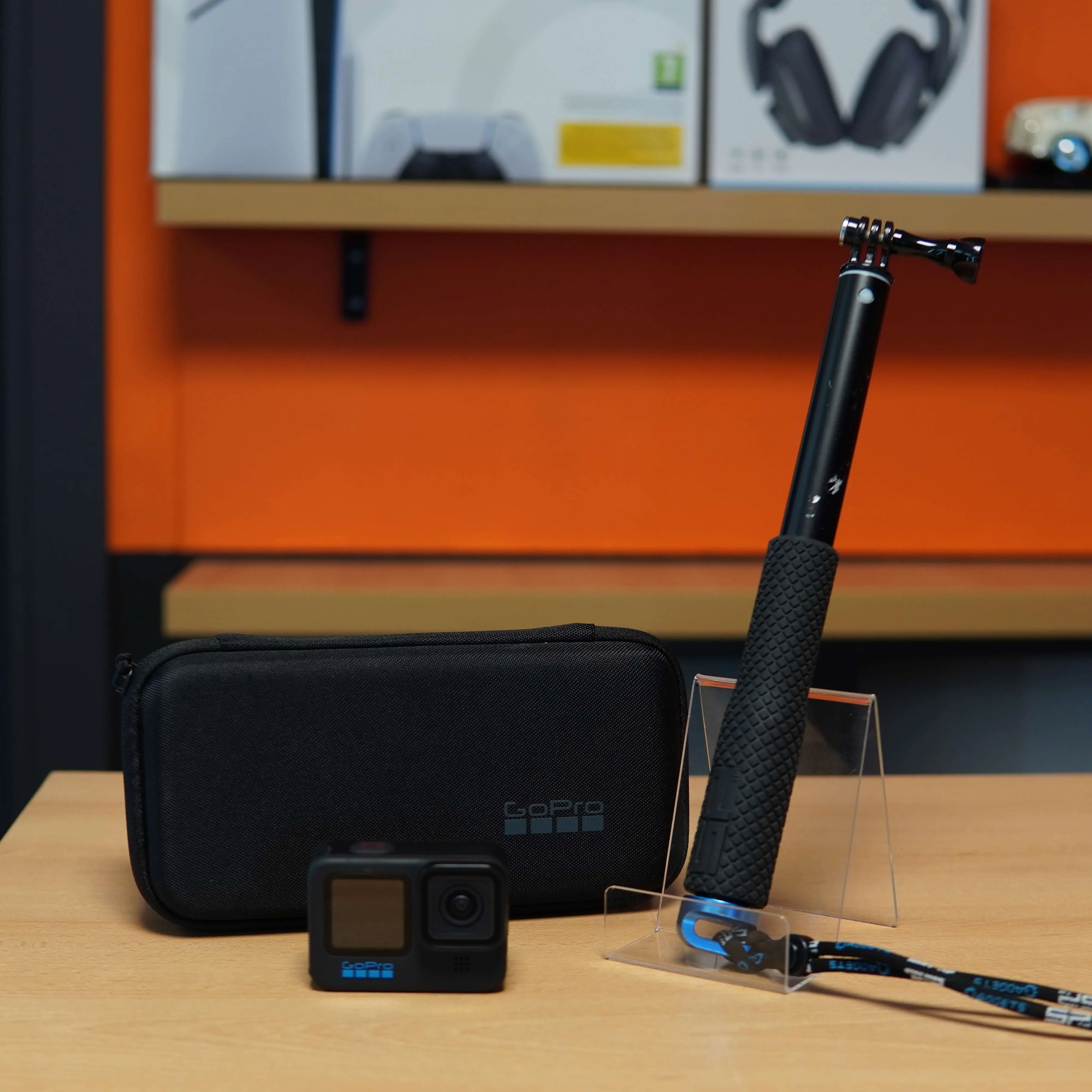 GoPro Hero 10 Black, WiFi, Bluetooth, 4K/5K, 23 MP, 60-240 FPS, USB, + Brat Extensibil, Negru - imagine 2