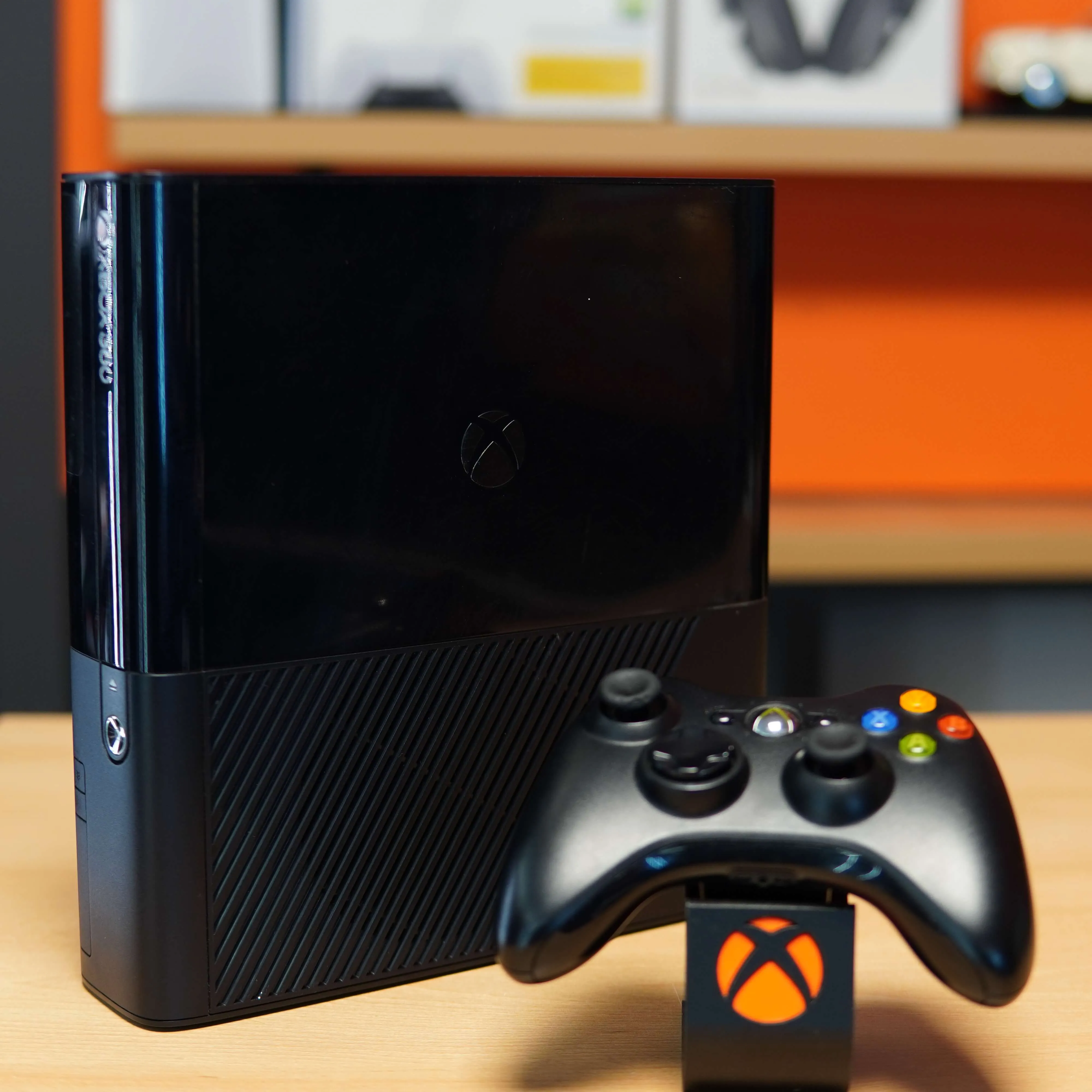 Consola Microsoft Xbox 360 E 320 GB + Controller, Negru - imagine 2