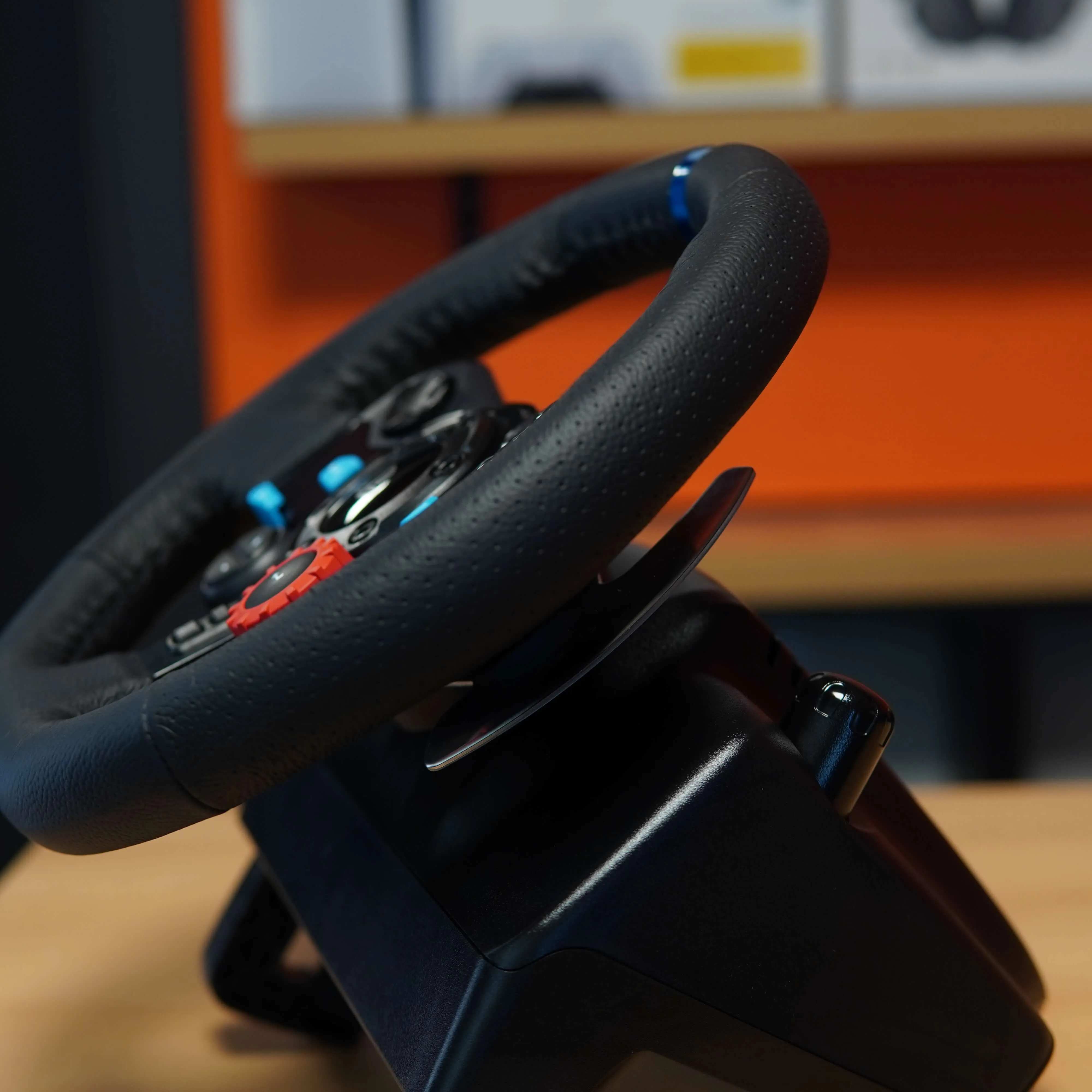Volan Logitech Driving Force G29 + Schimbator Joystick Logitech Driving Force, PC, PS3, PS4, PS5 - imagine 13