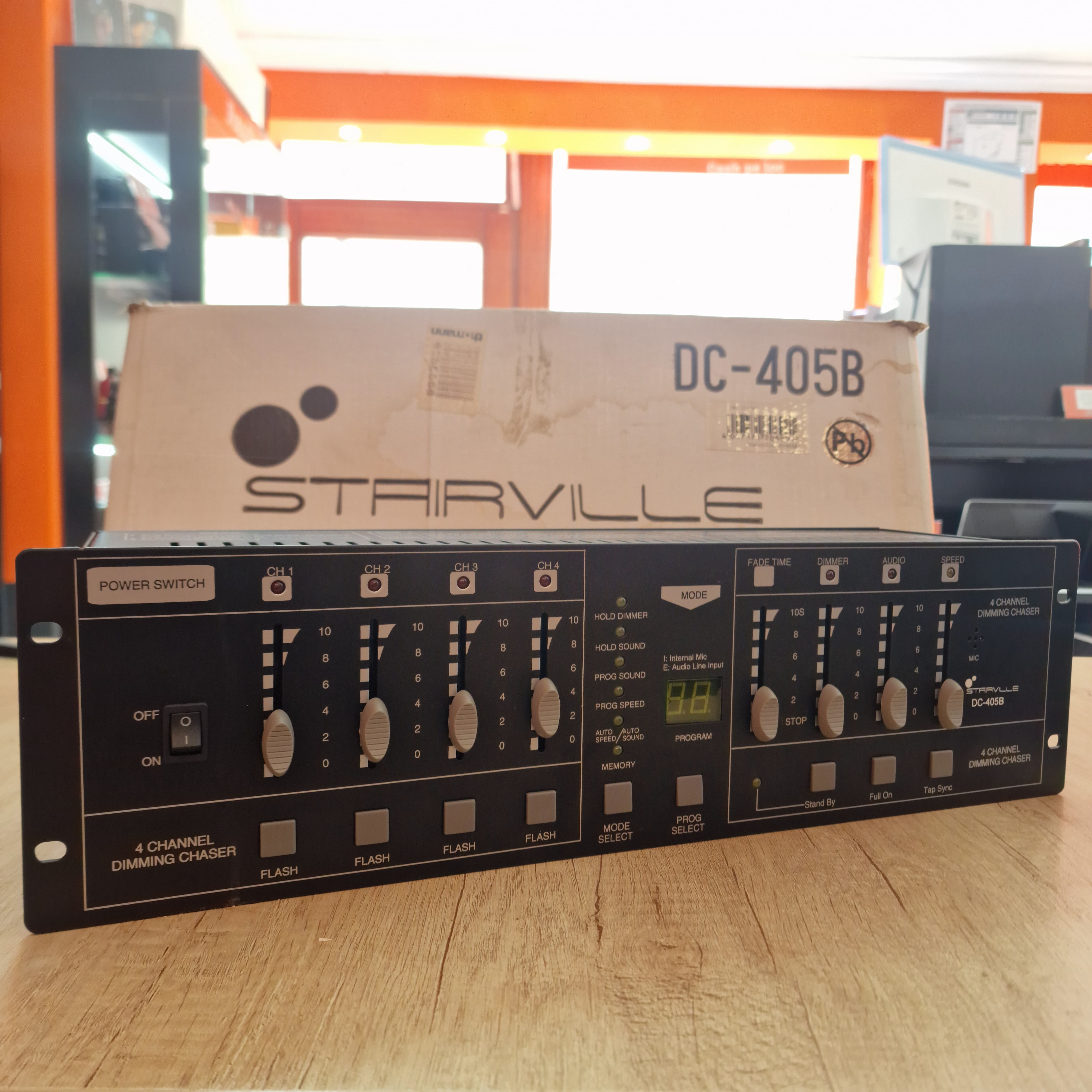 Controller Efecte si Lumini Stairville DC-405B DMX, LCD, 12 Dispozitive