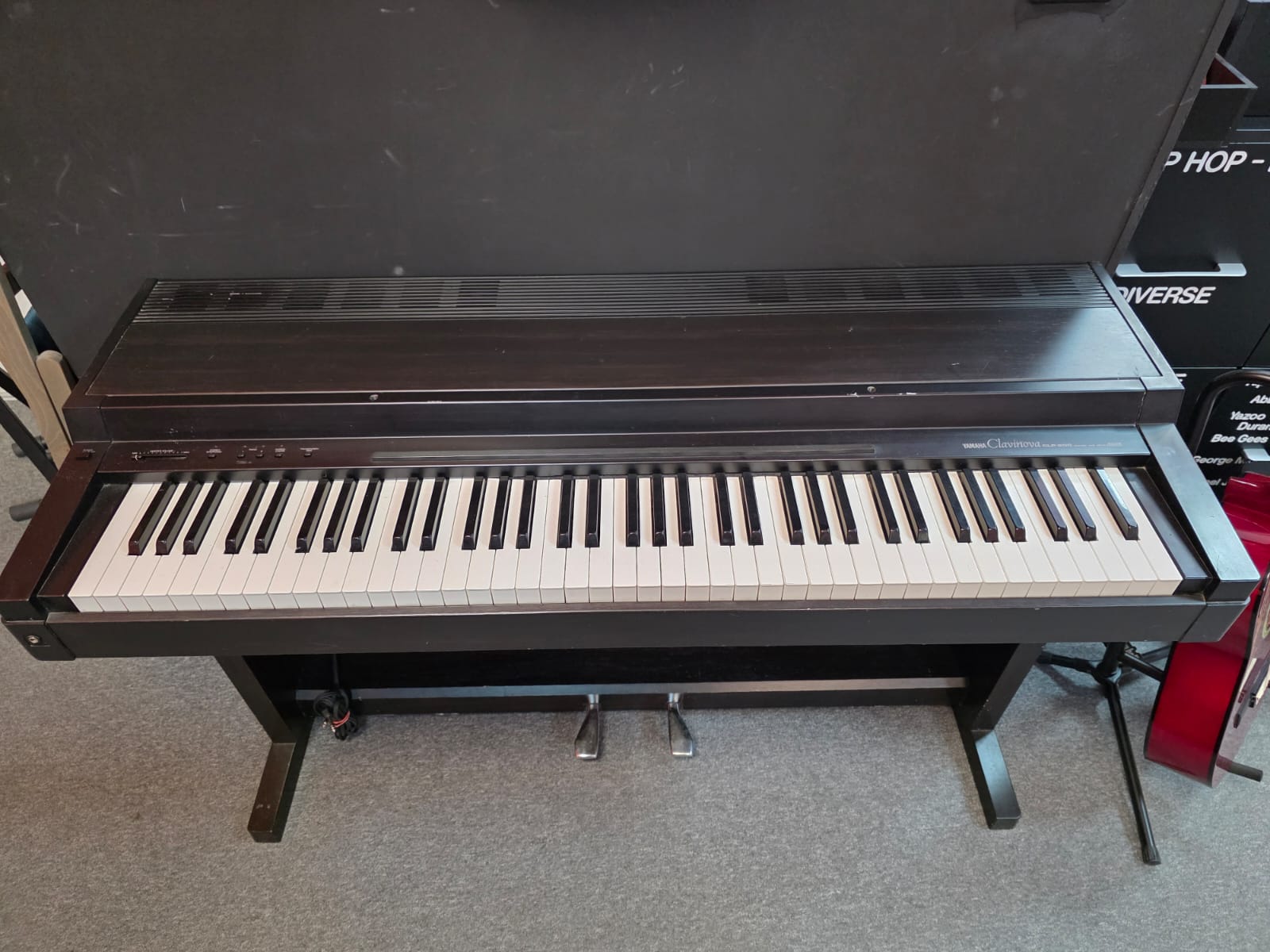 Claviatura Digitala Yamaha Clavinova CLP 200, 76 Clape, Efect Stereo Symphonic , Pedala Sustain, Boxe Integrate, AUX In/Out, Stand Original, Negru - imagine 2