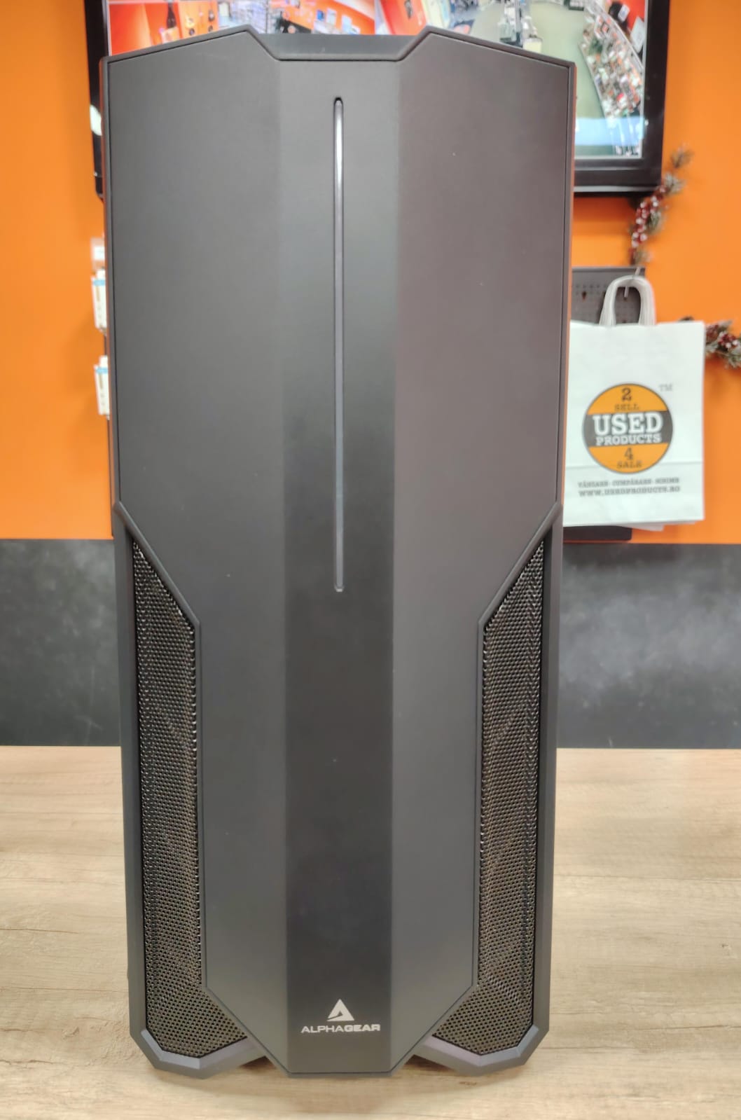 Unitate PC Gaming Alpha Gear, Procesor AMD Ryzen 5 3600, Placa De Baza Gigabyte A520M K V2, 16 Gb RAM DDR4, AMD Radeon RX 6500 XT 8 Gb, Sursa Gigabyte P550SS 550 W