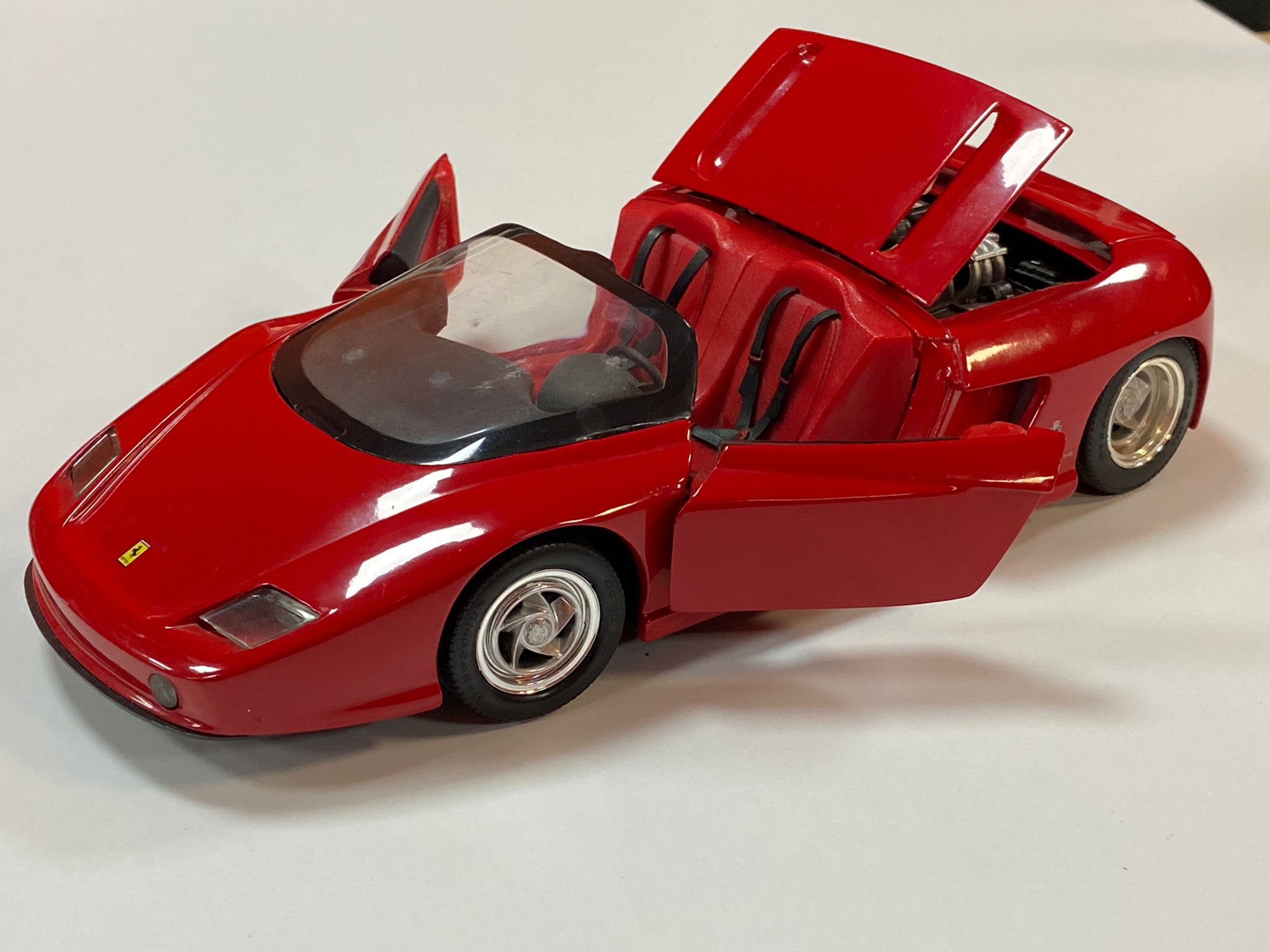 Macheta Auto Metal 1/18 Revell - Ferrari Mythos (1991) - imagine 2