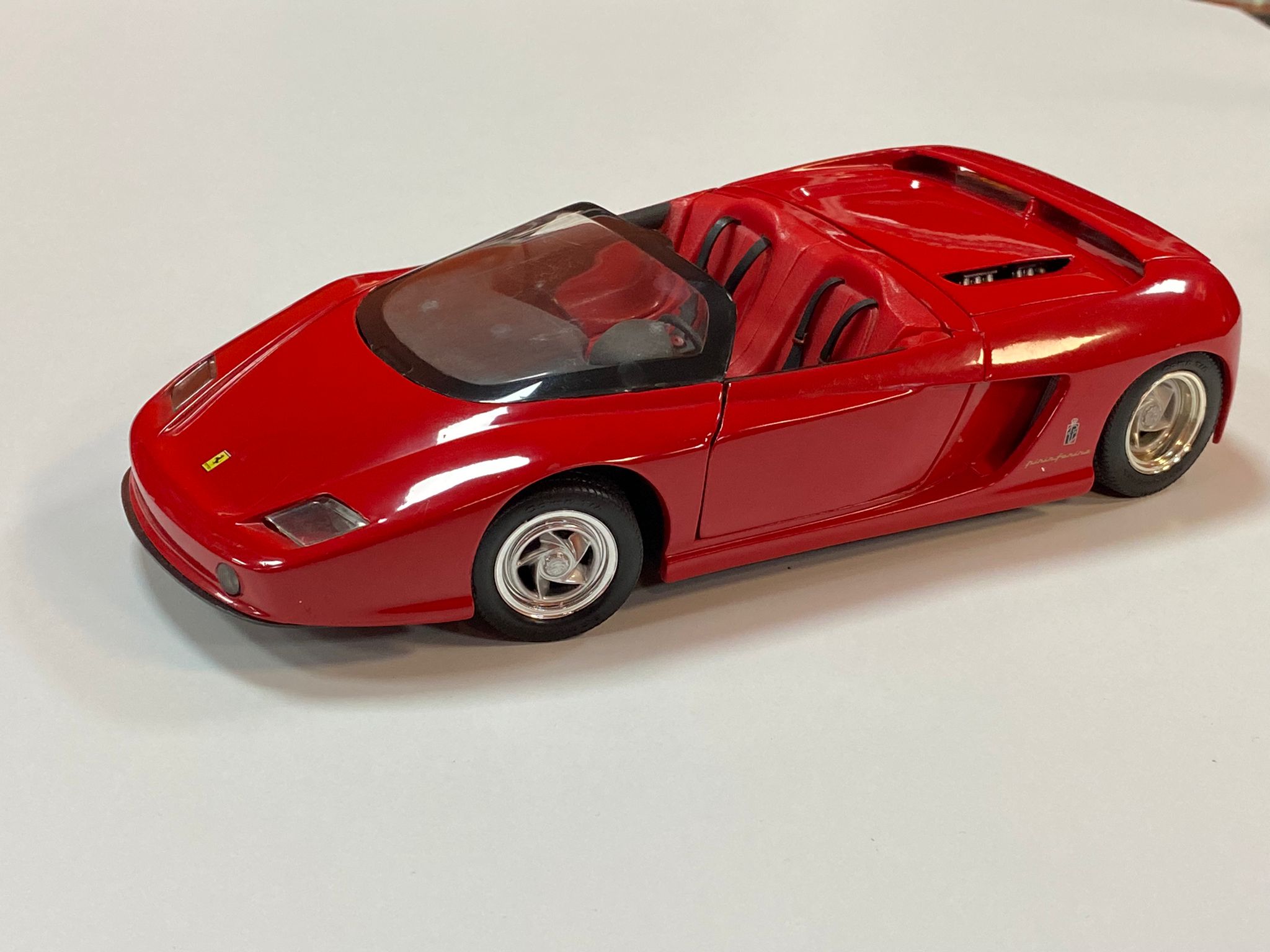 Macheta Auto Metal 1/18 Revell - Ferrari Mythos (1991)